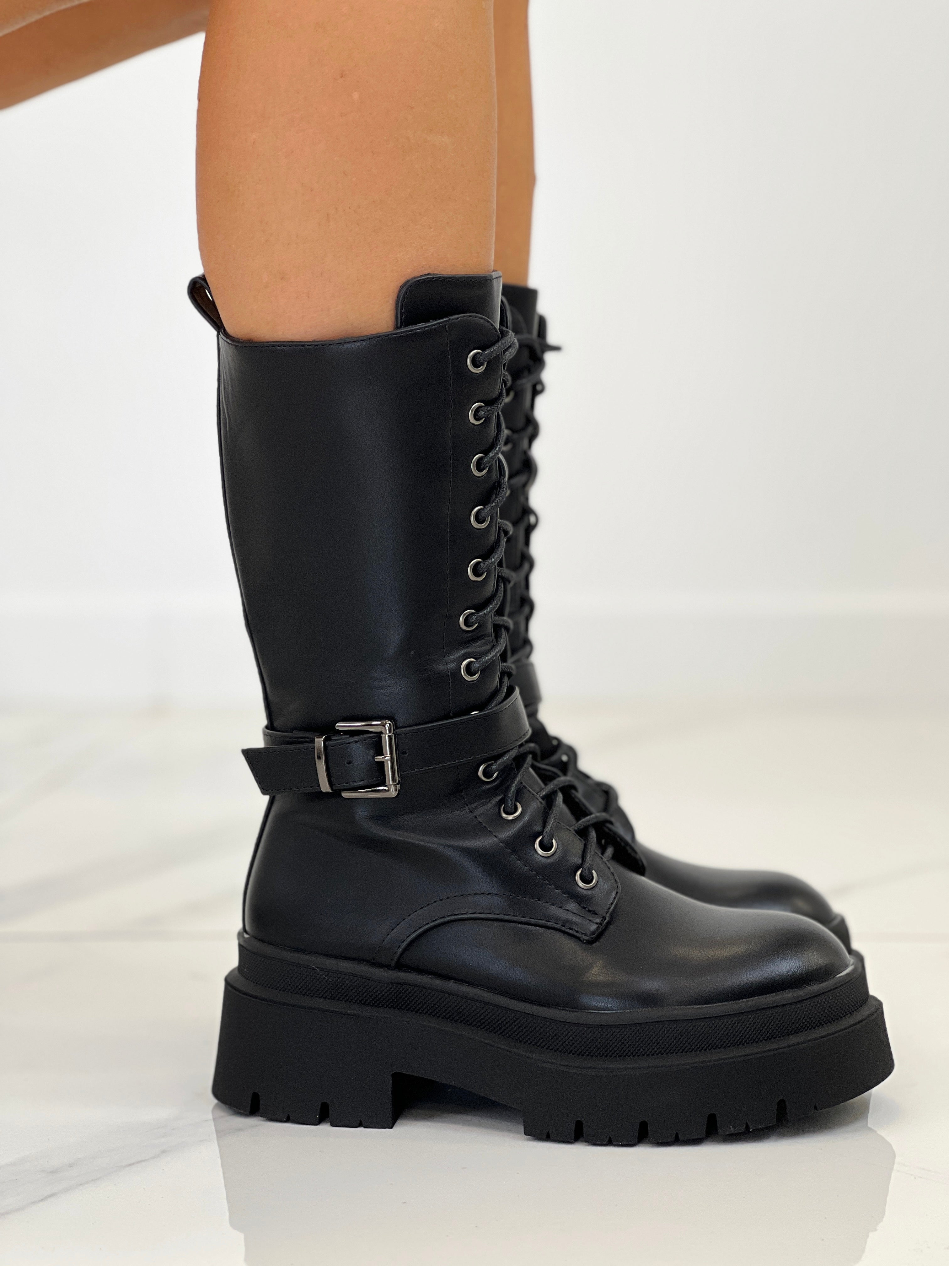 Bota planas track Luxor