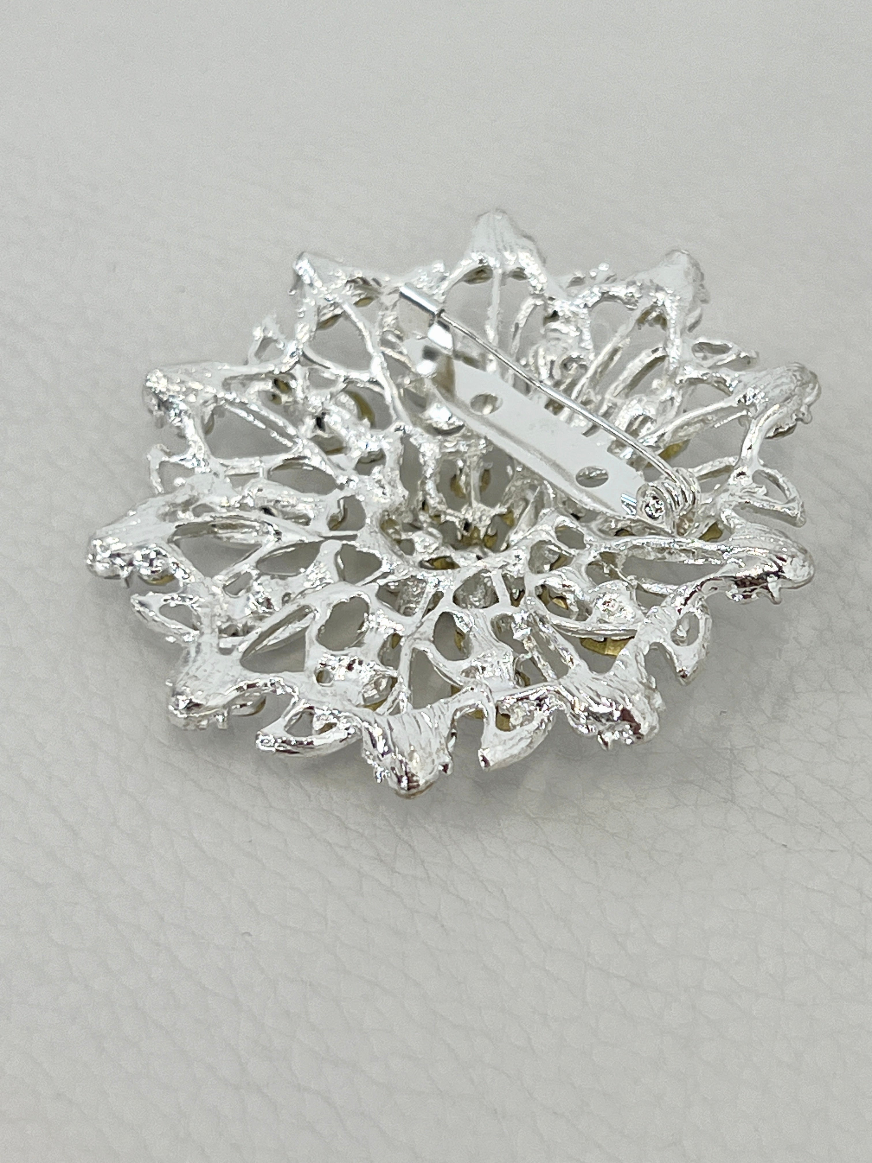 Broche floral con pedrería - Zebra&Maduixa®