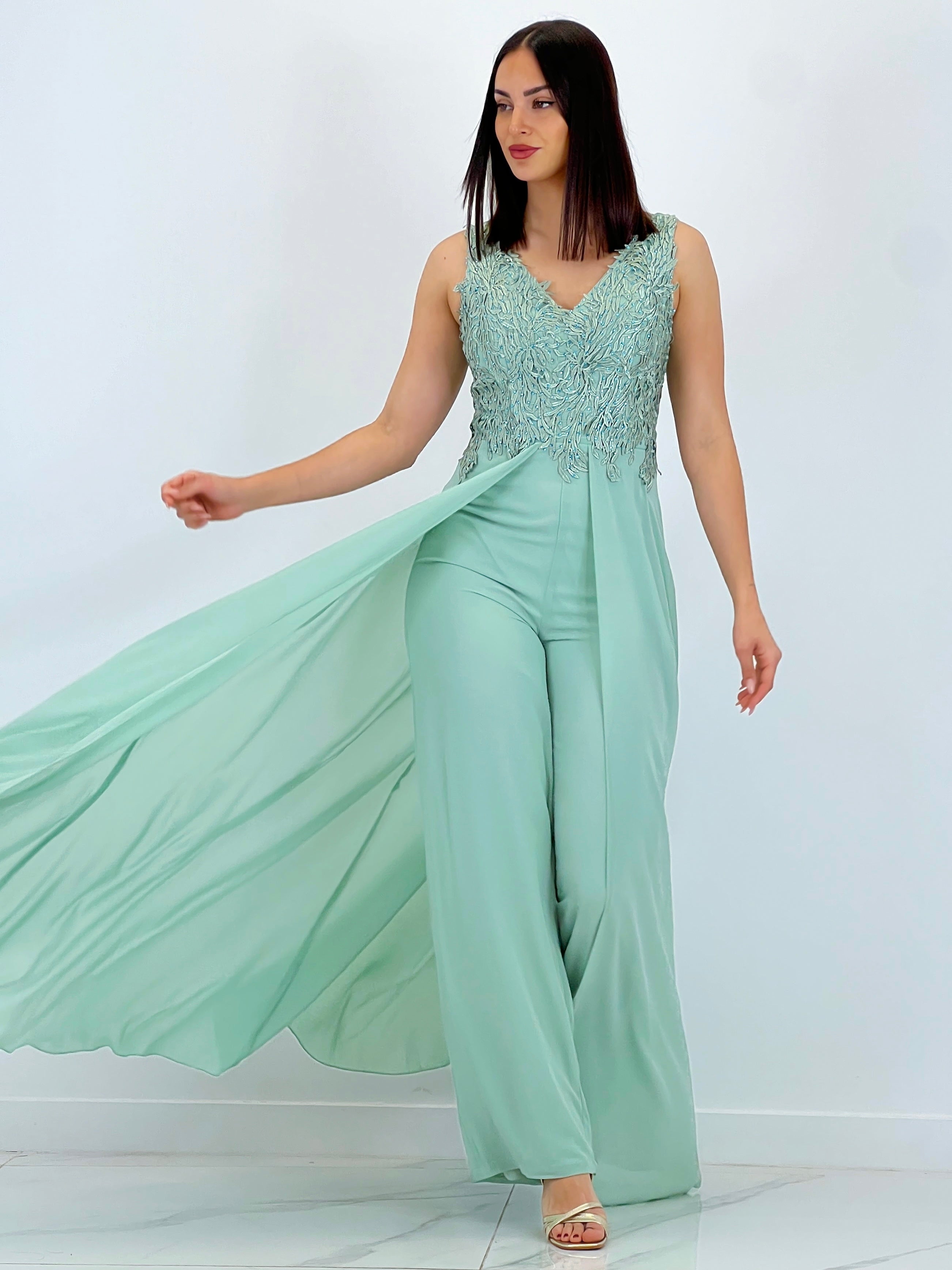 Mono con capa pedrería Inés