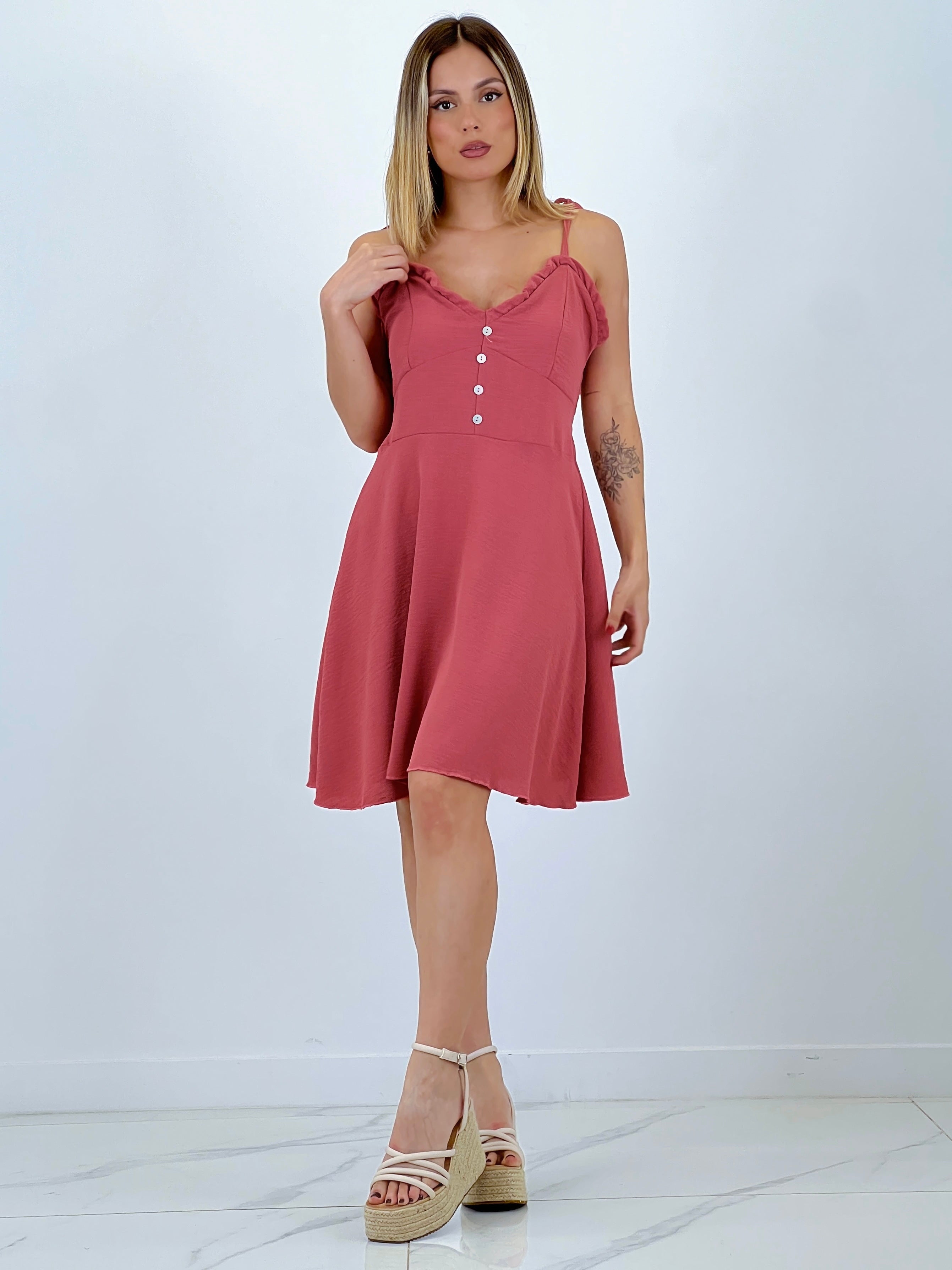 Short dress with adjustable straps