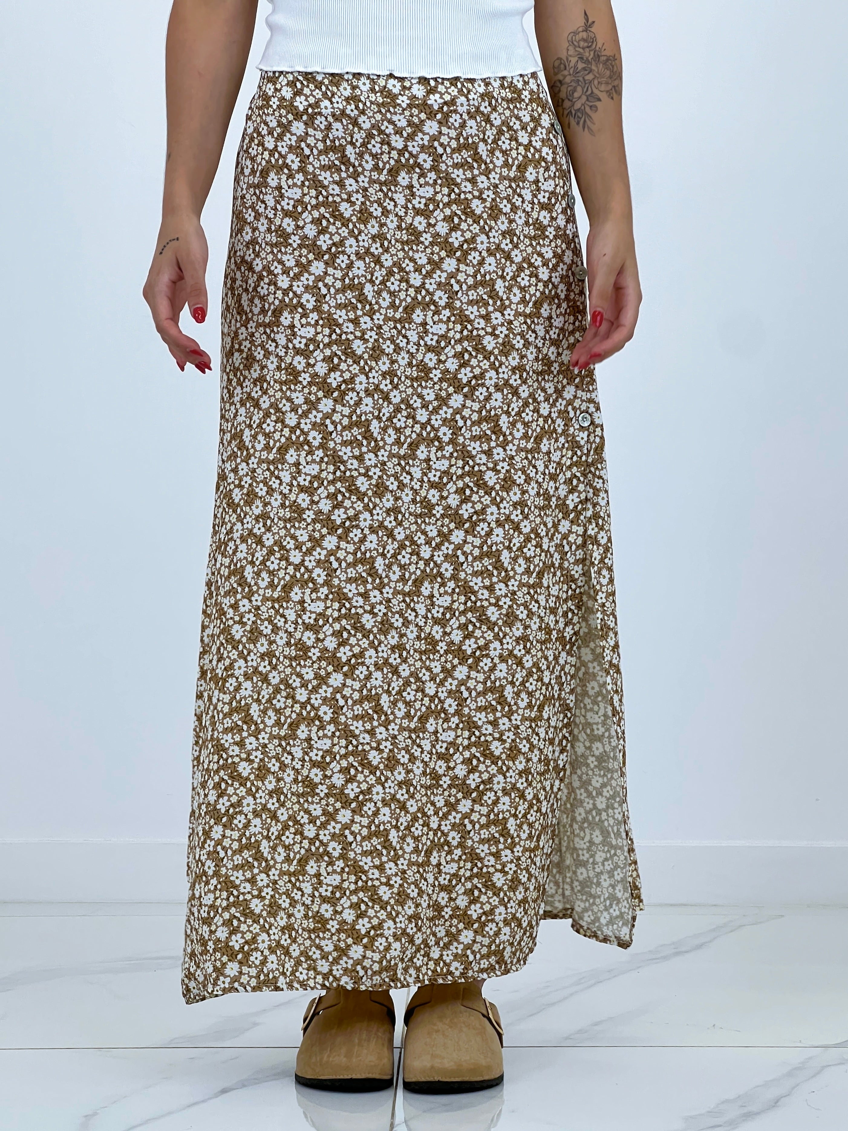 Faldilla llarga amb flors