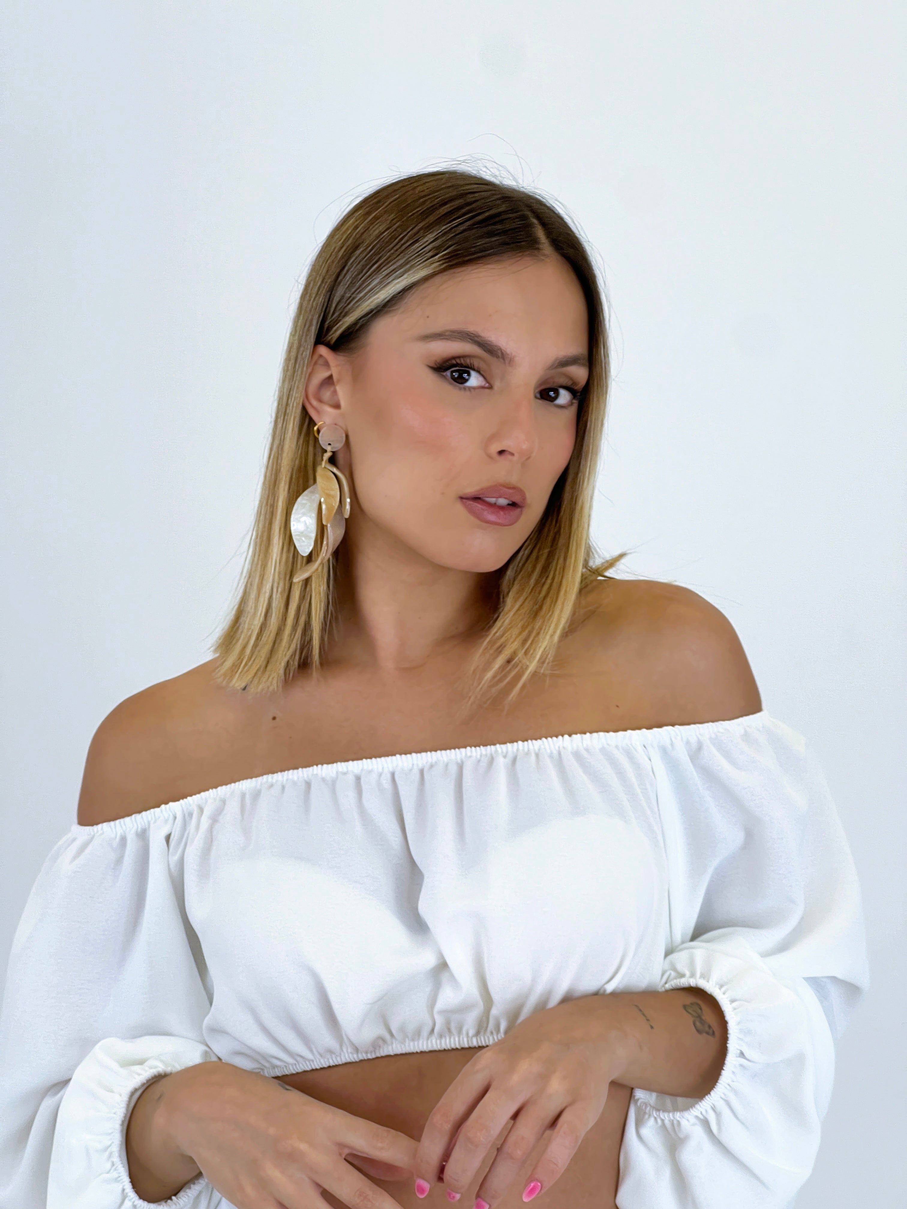 Stone pendant earrings