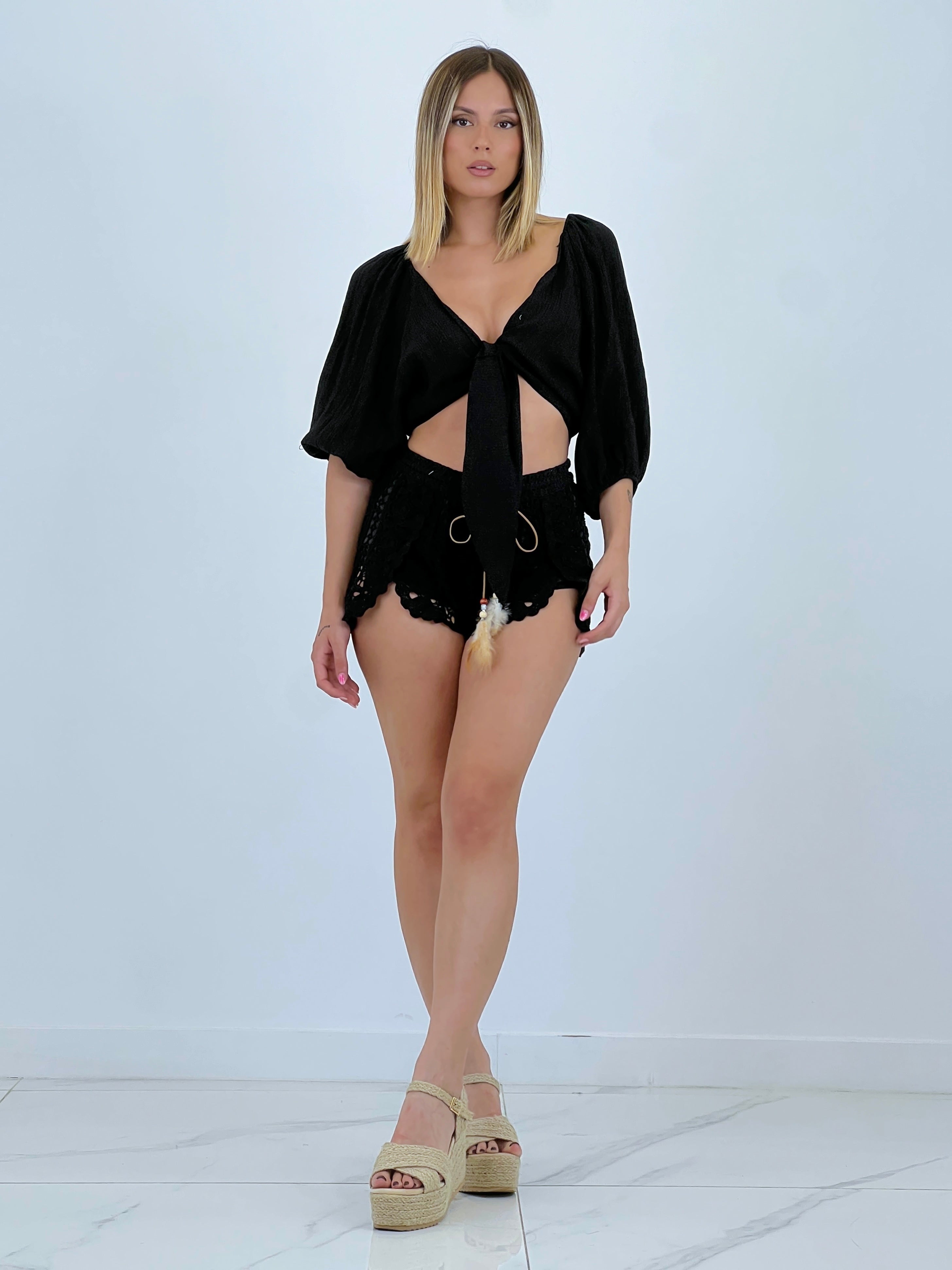 Crocheted feather shorts