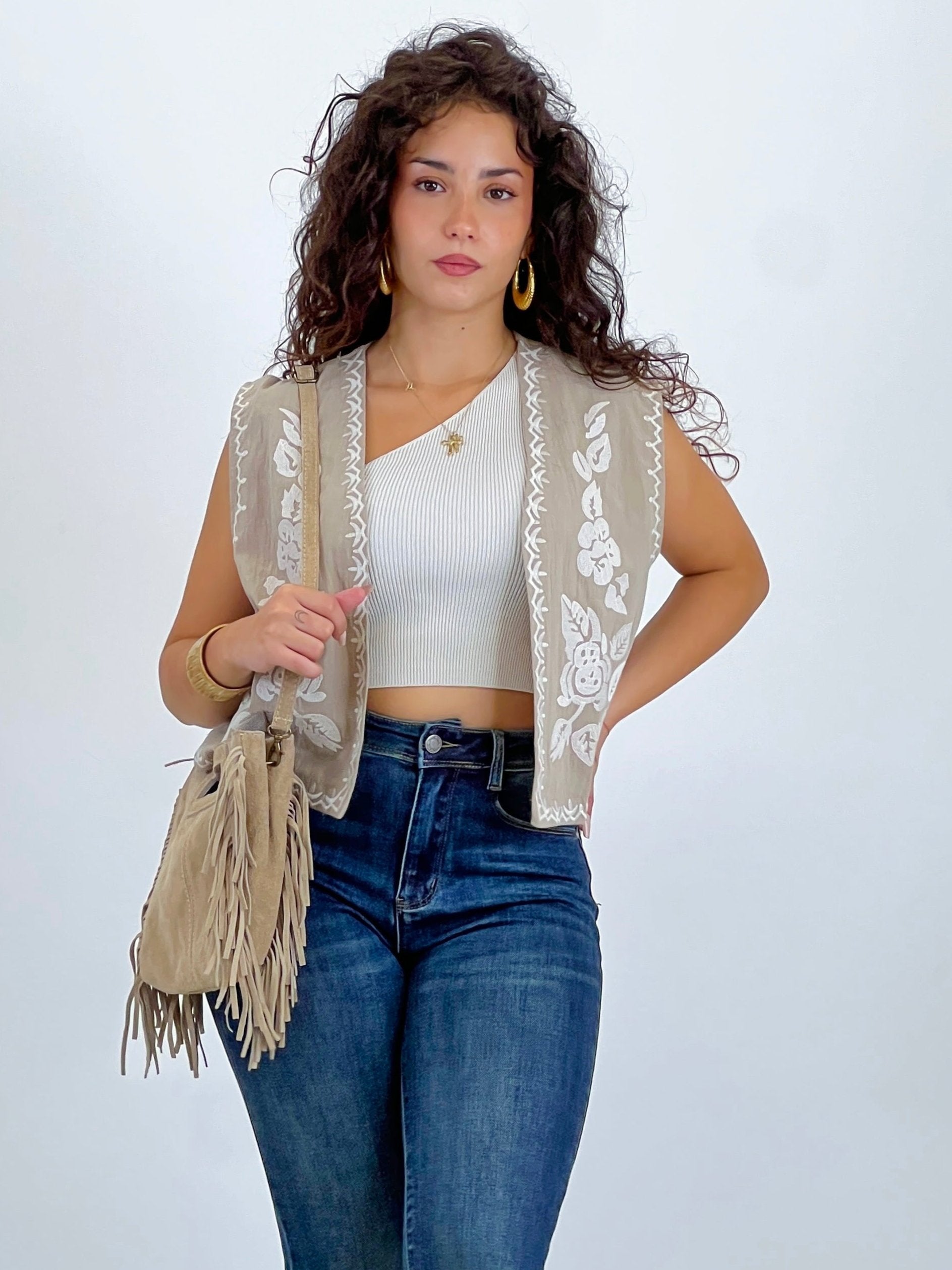 Armilla oberta brodada