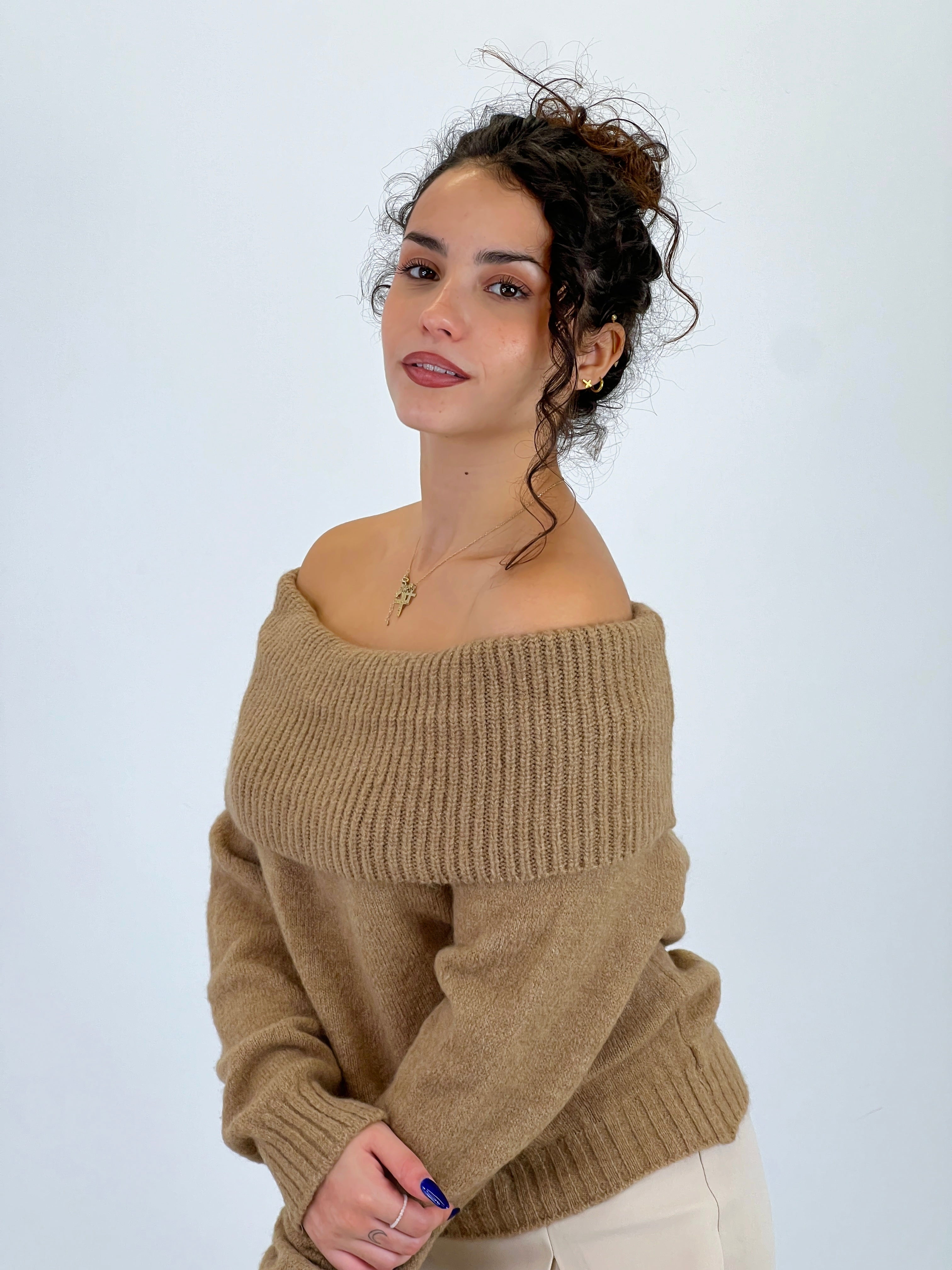 Thick boat neck sweater