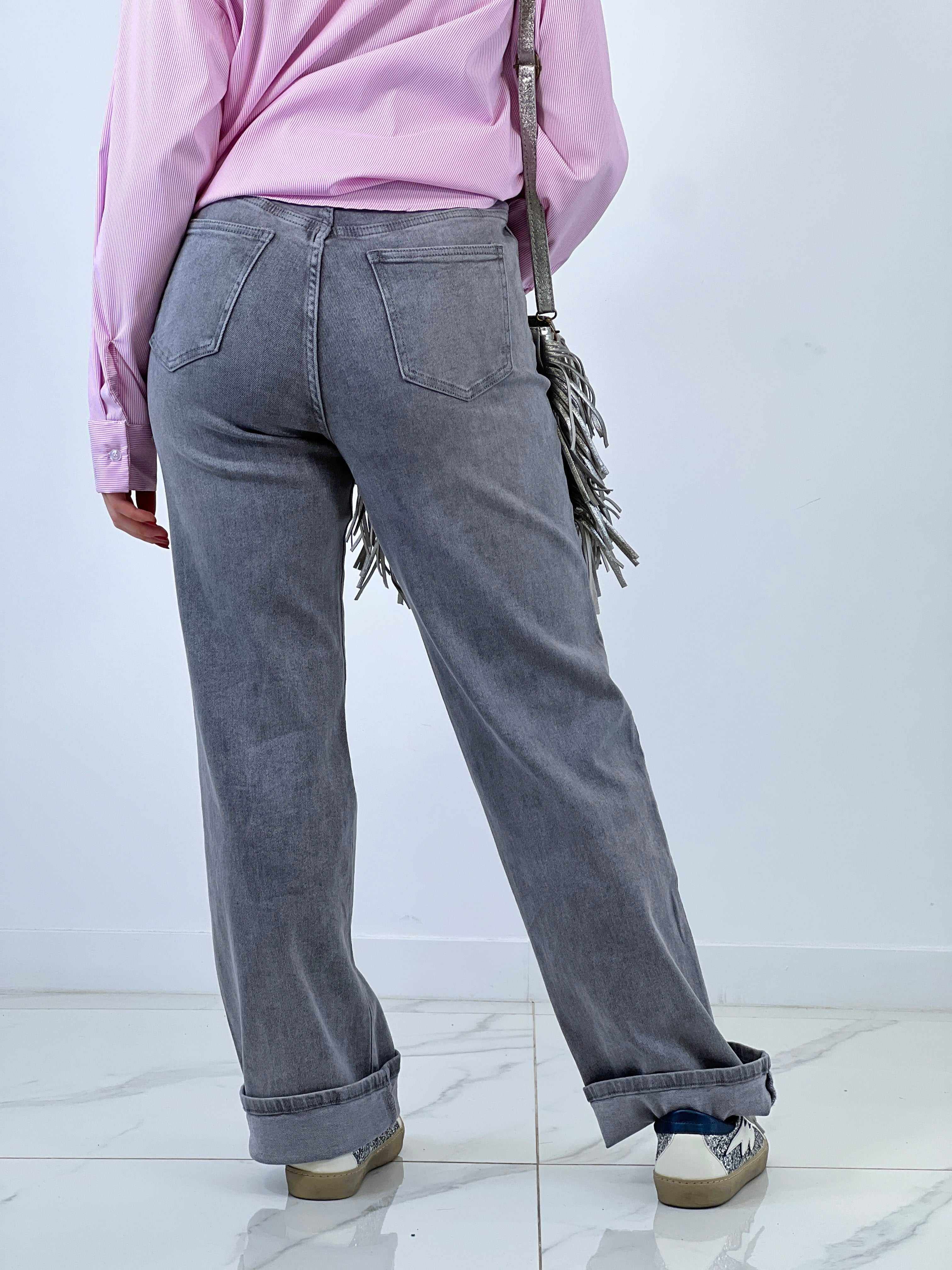 High-waisted straight jeans