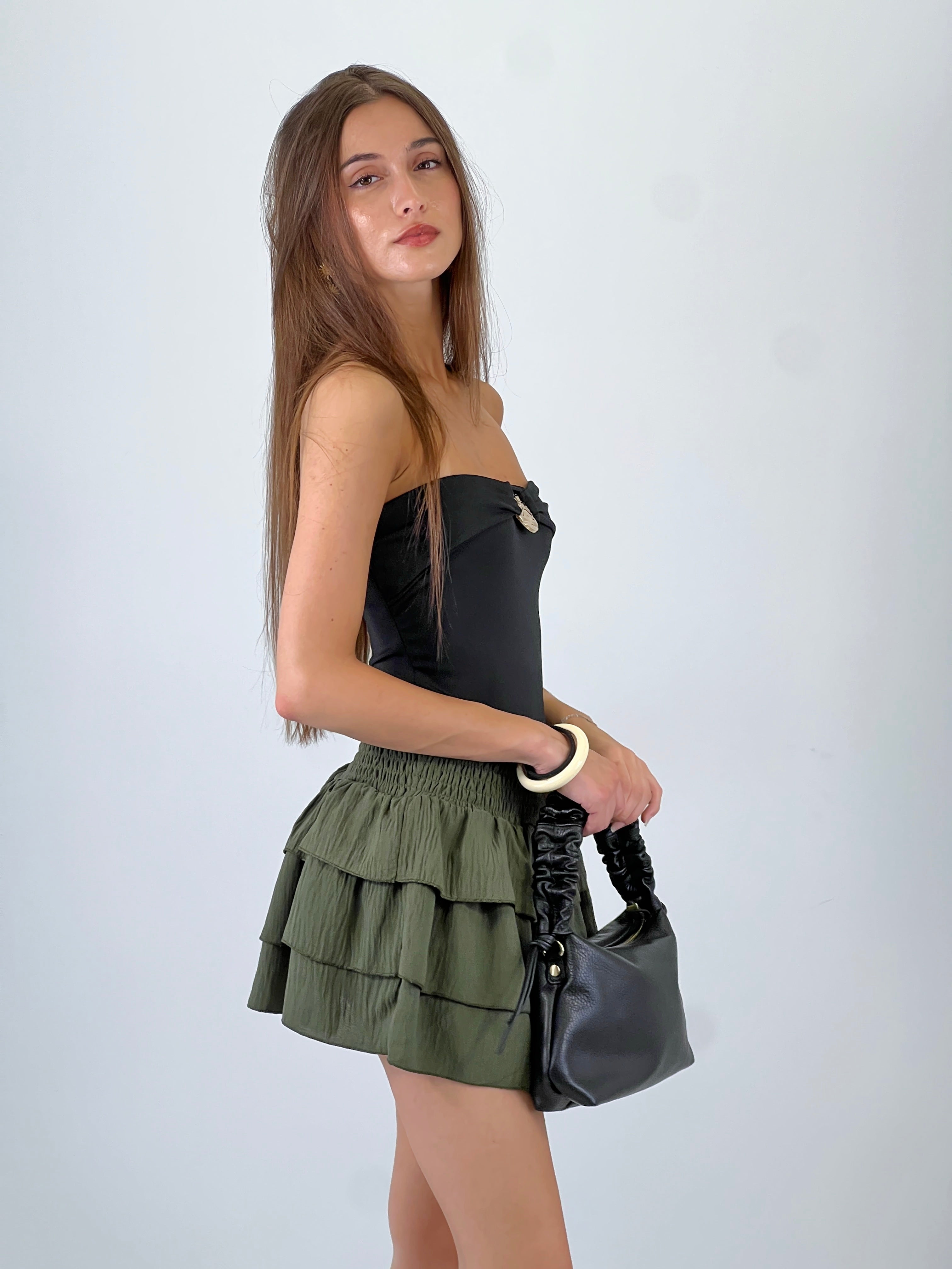 Leather bag with wrinkled handle