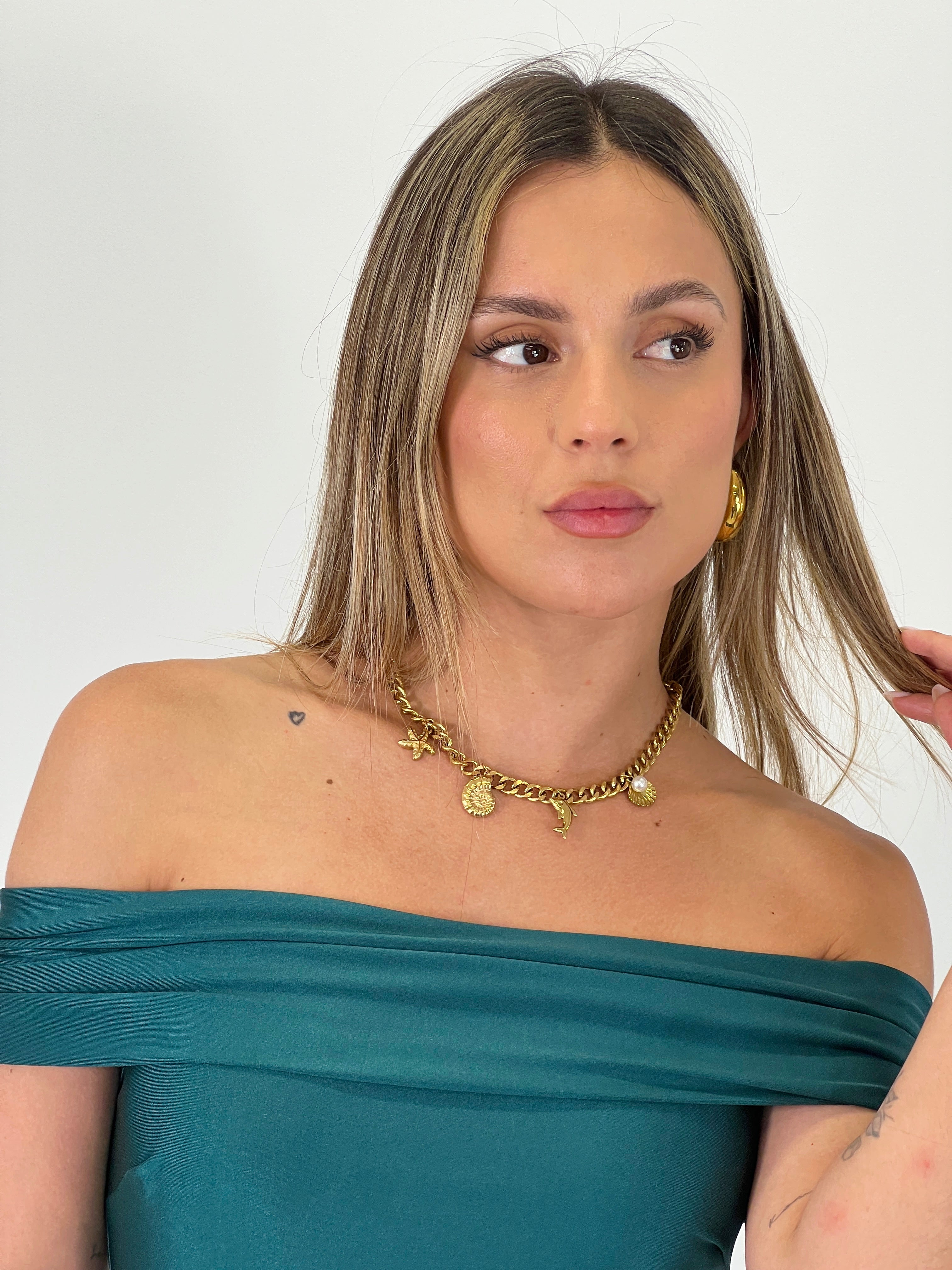 Collar con abalorios colgantes