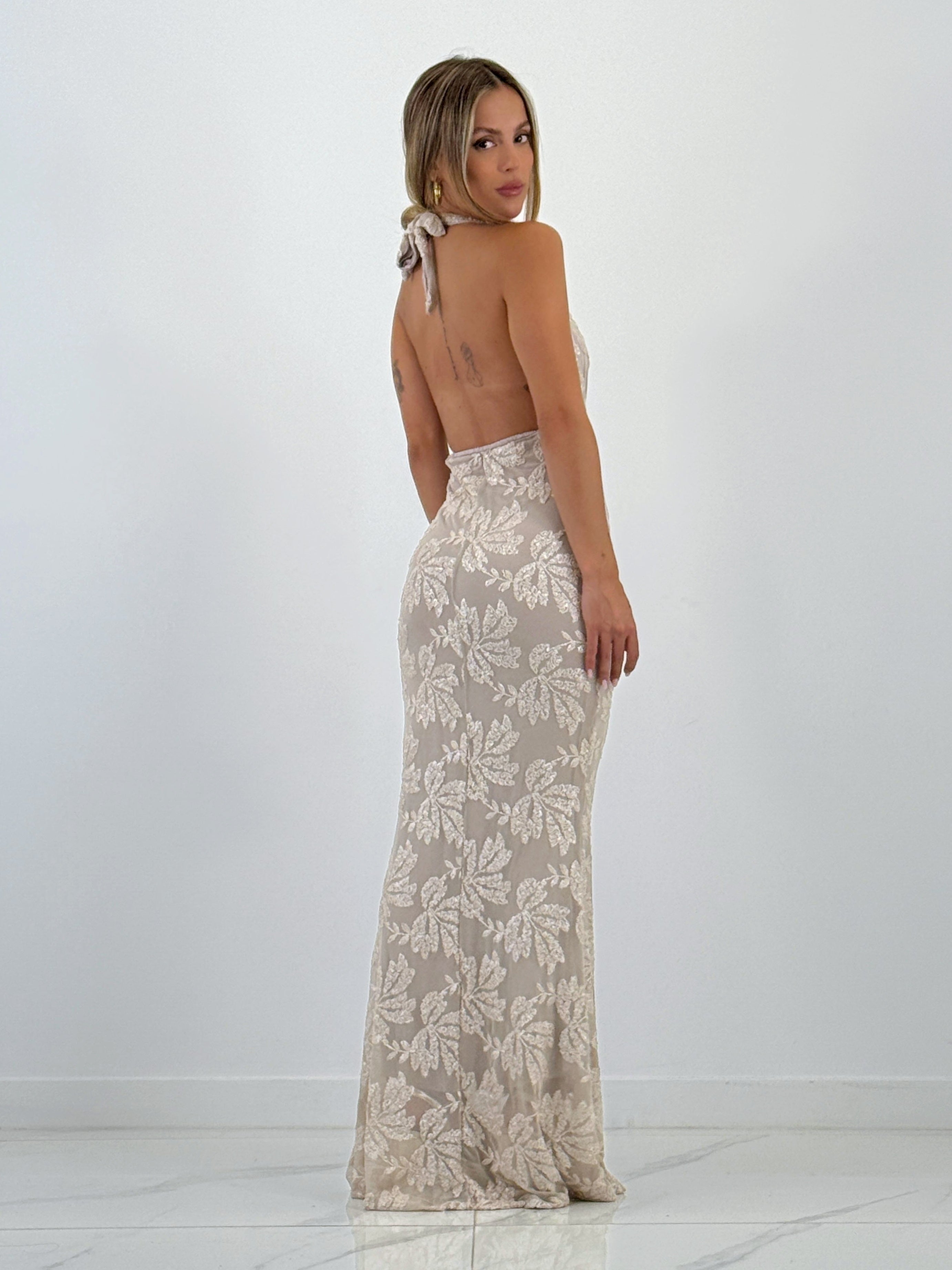 Vestit brodats lluentons