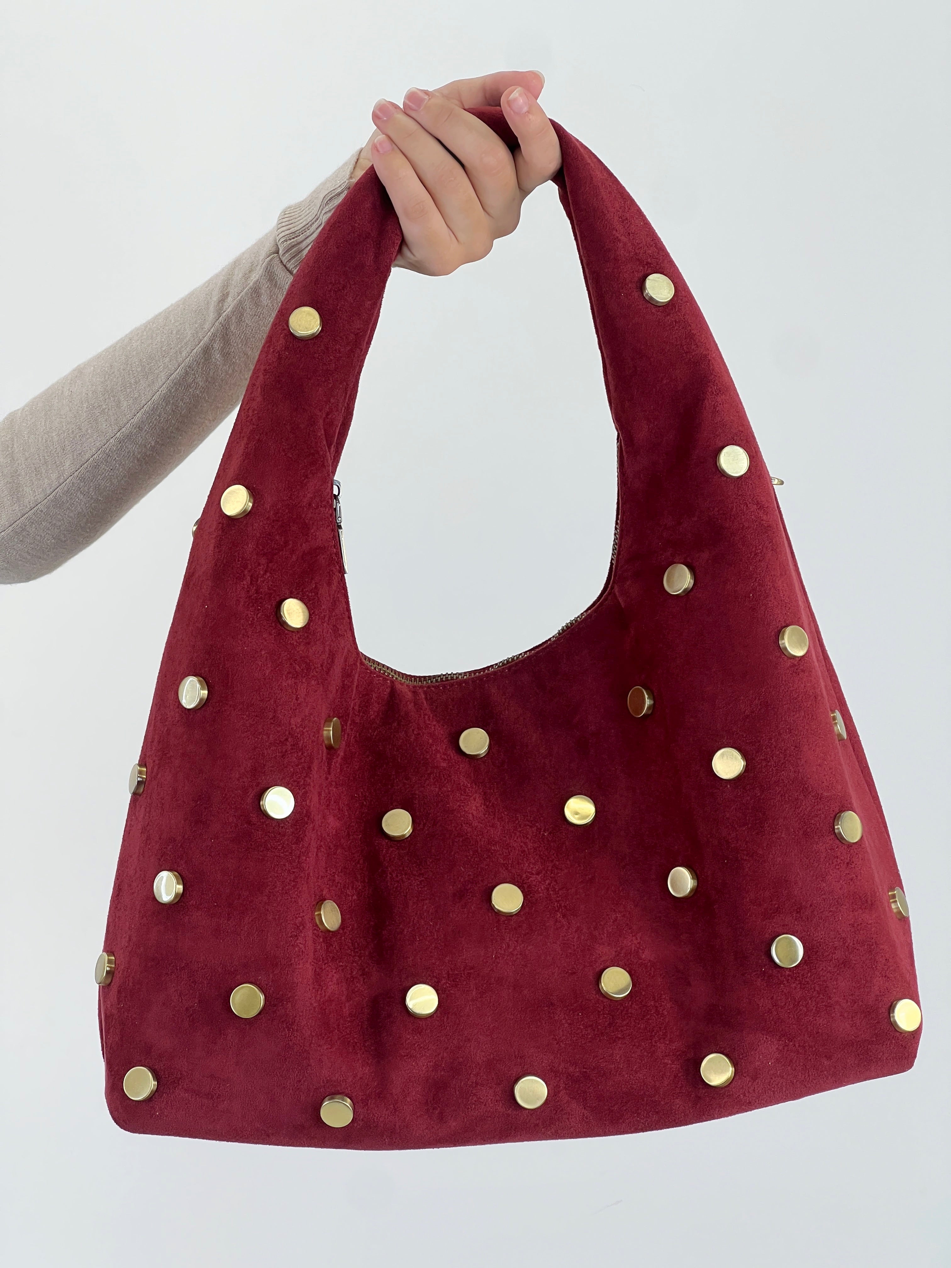 Bolso hobo tachas