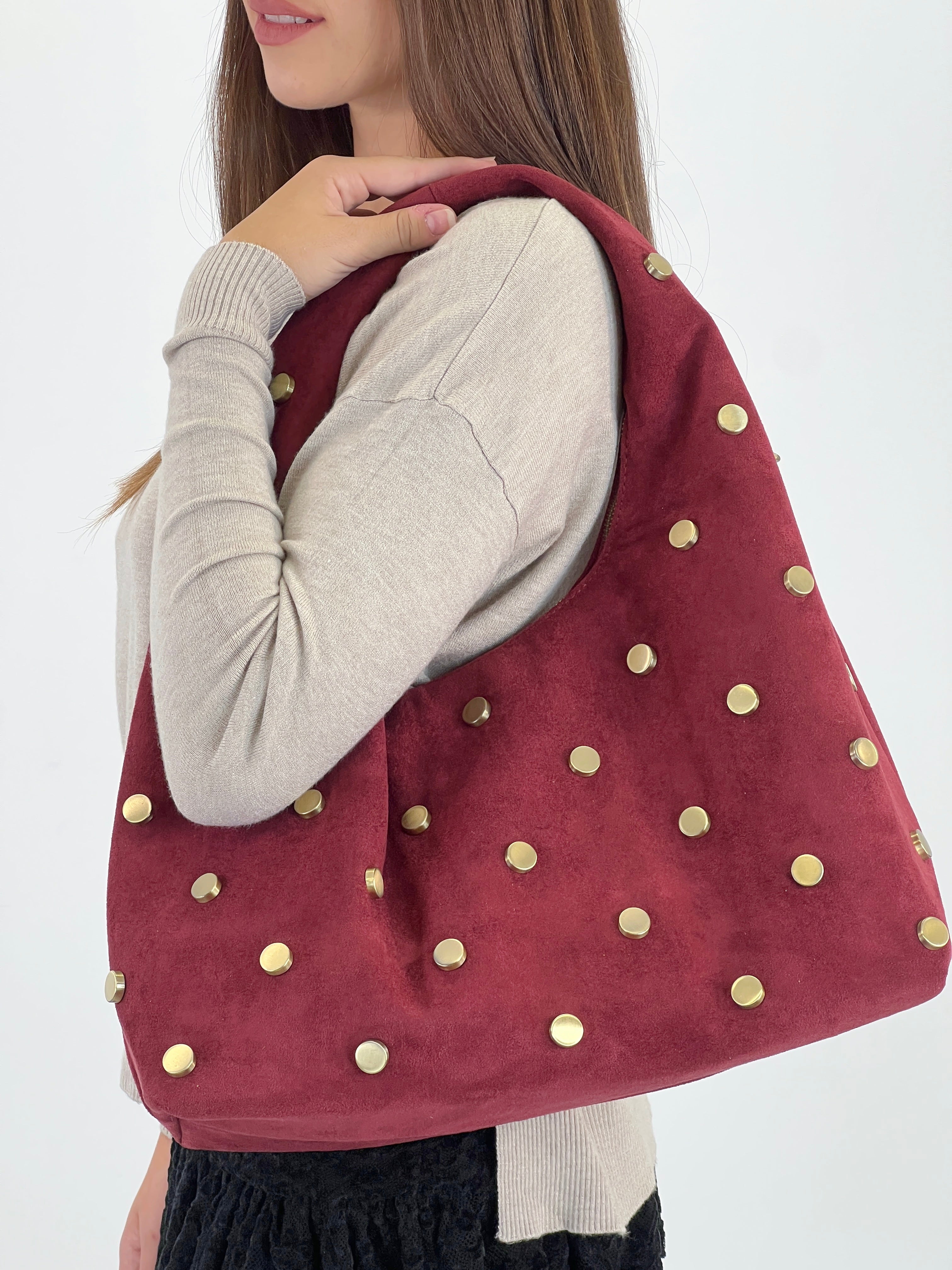 Bolso hobo tachas
