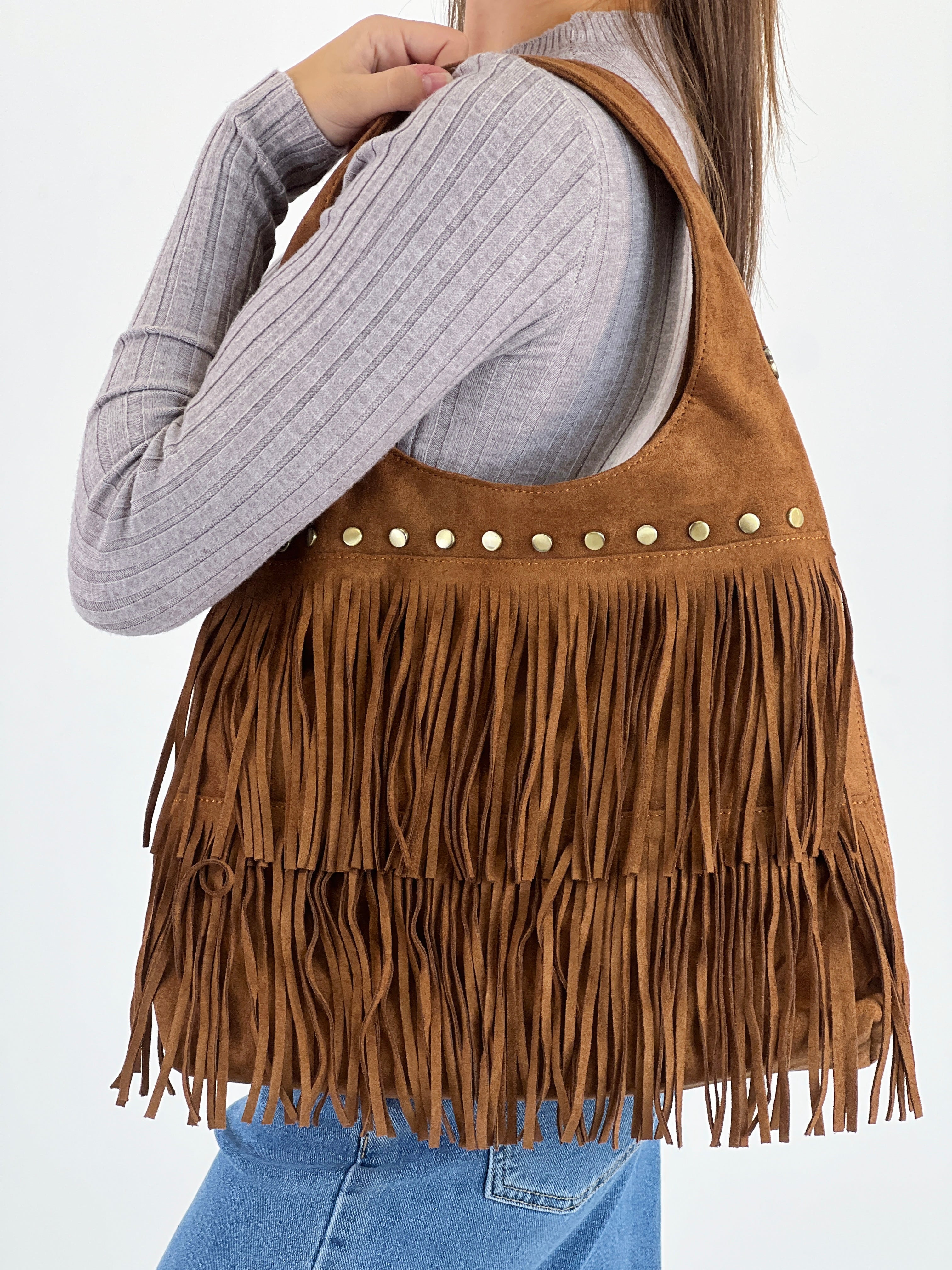 Bolso flecos tachuela