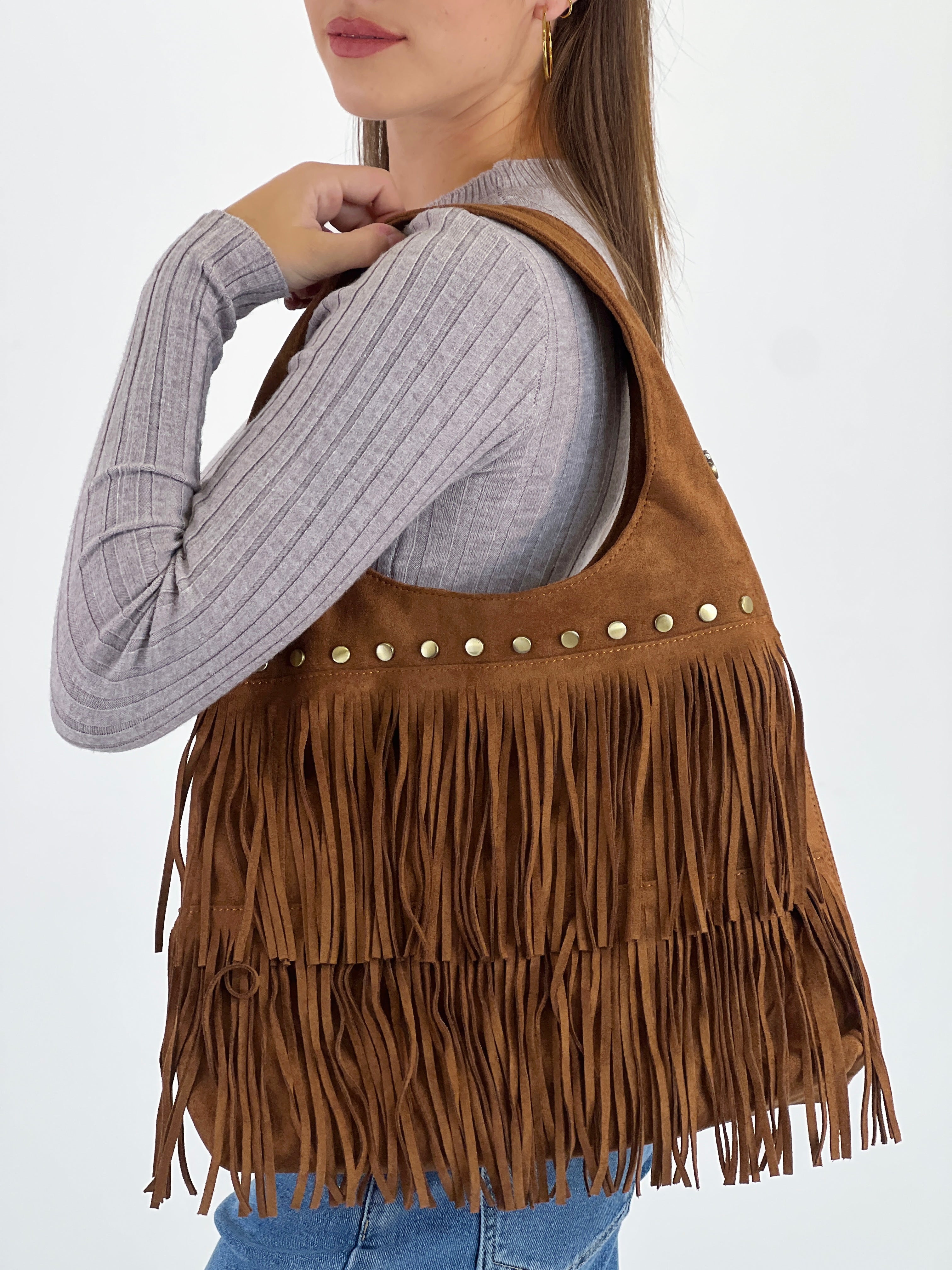 Bolso flecos tachuela