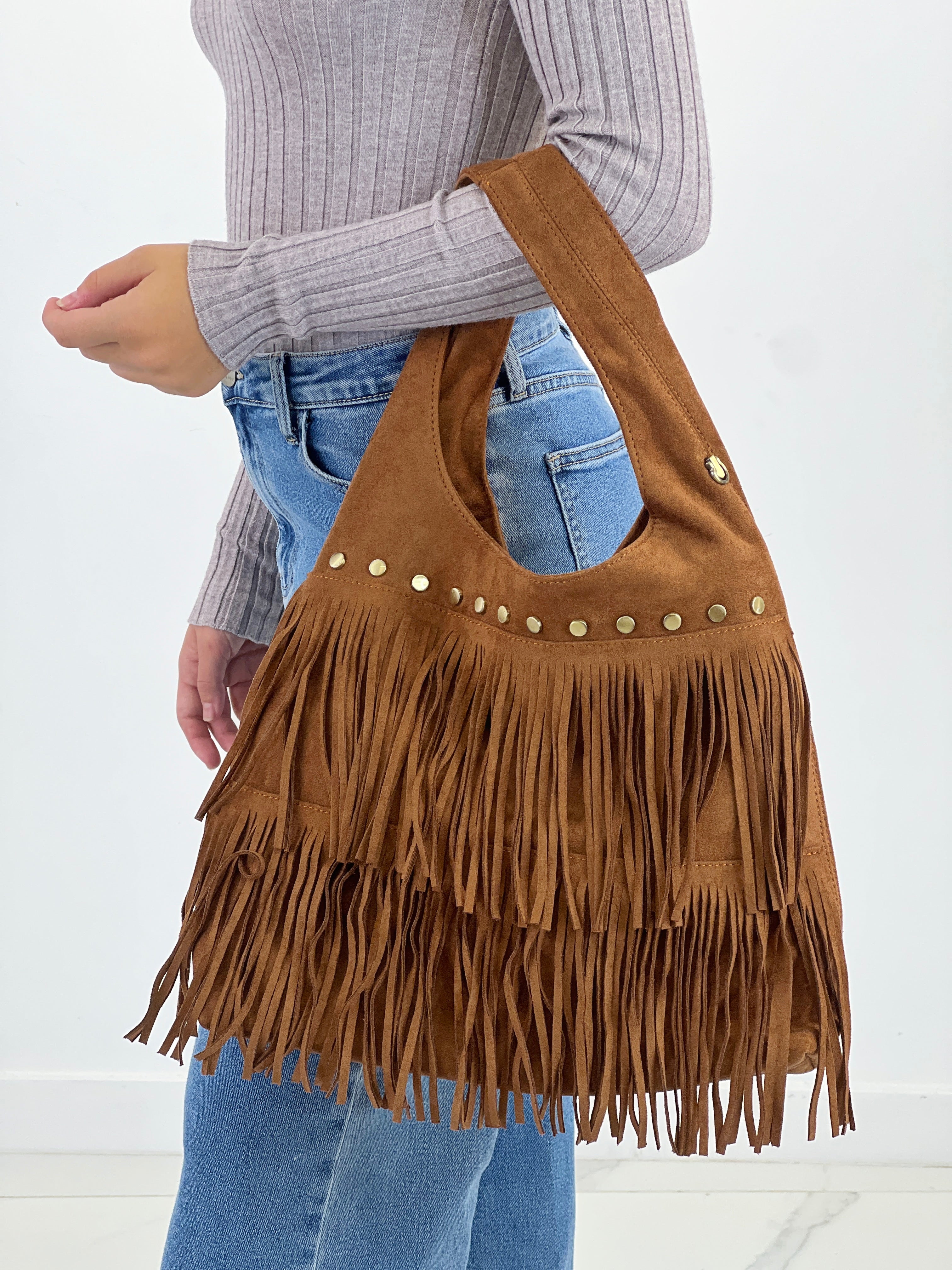 Bolso flecos tachuela