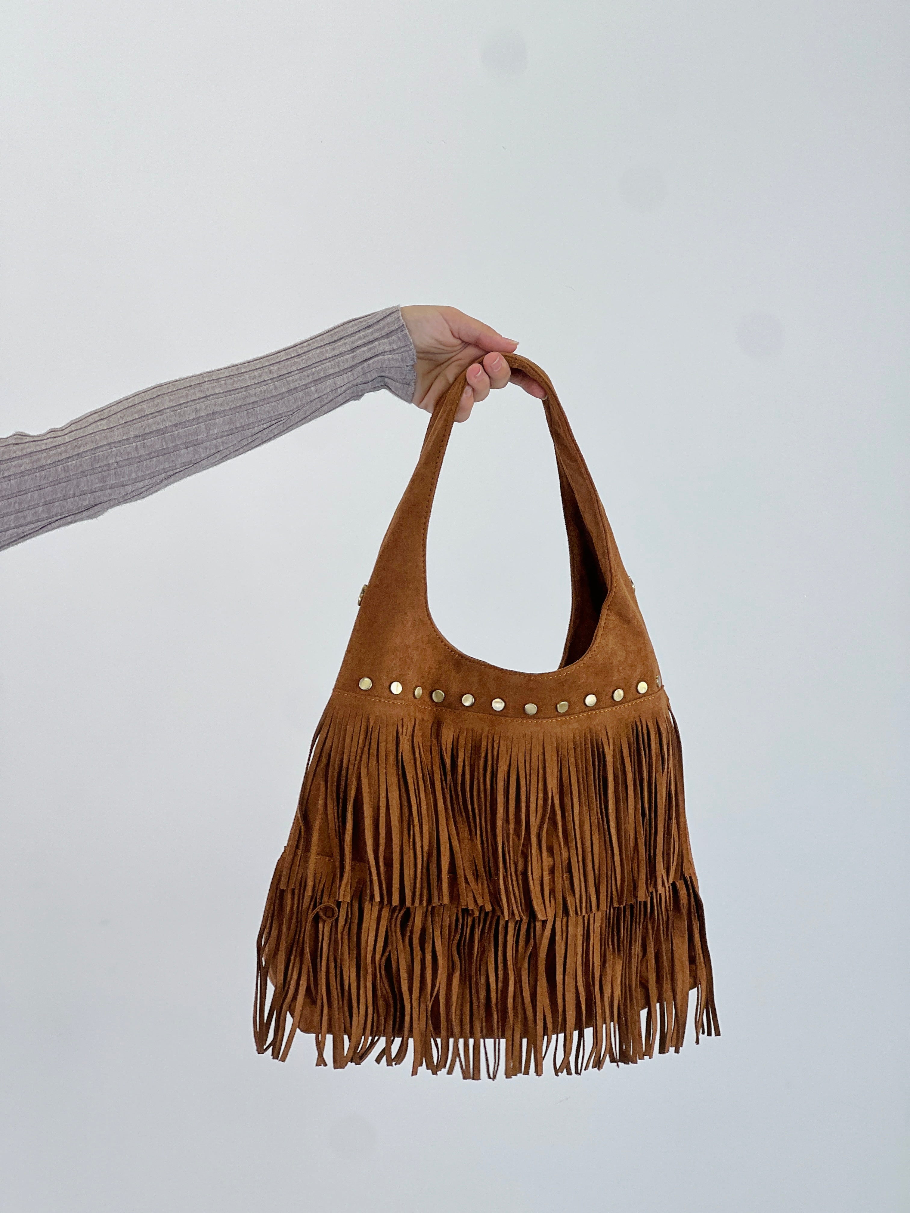 Bolso flecos tachuela