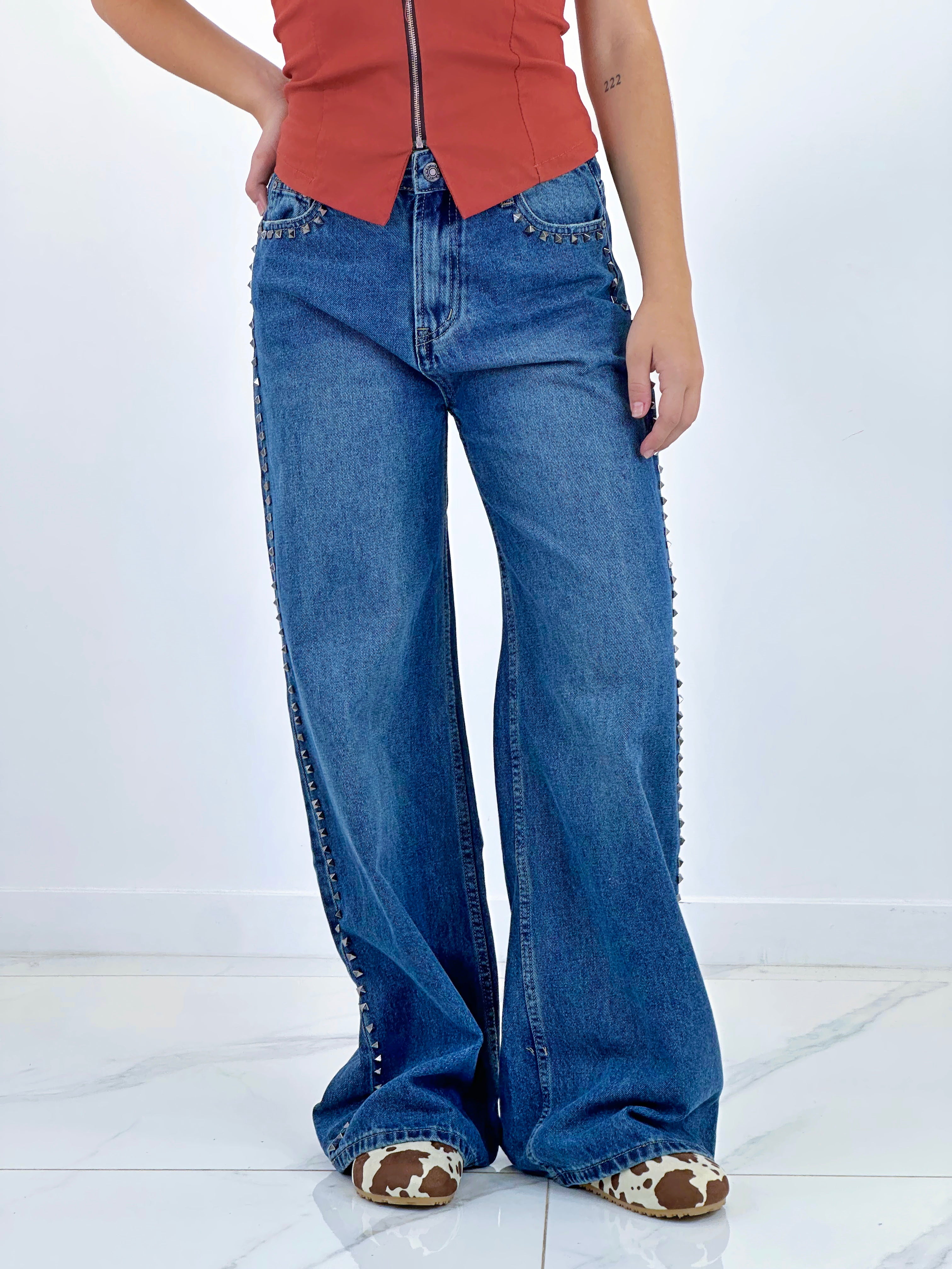 Jeans wide leg tiro alto tachuelas - Zebra&Maduixa®