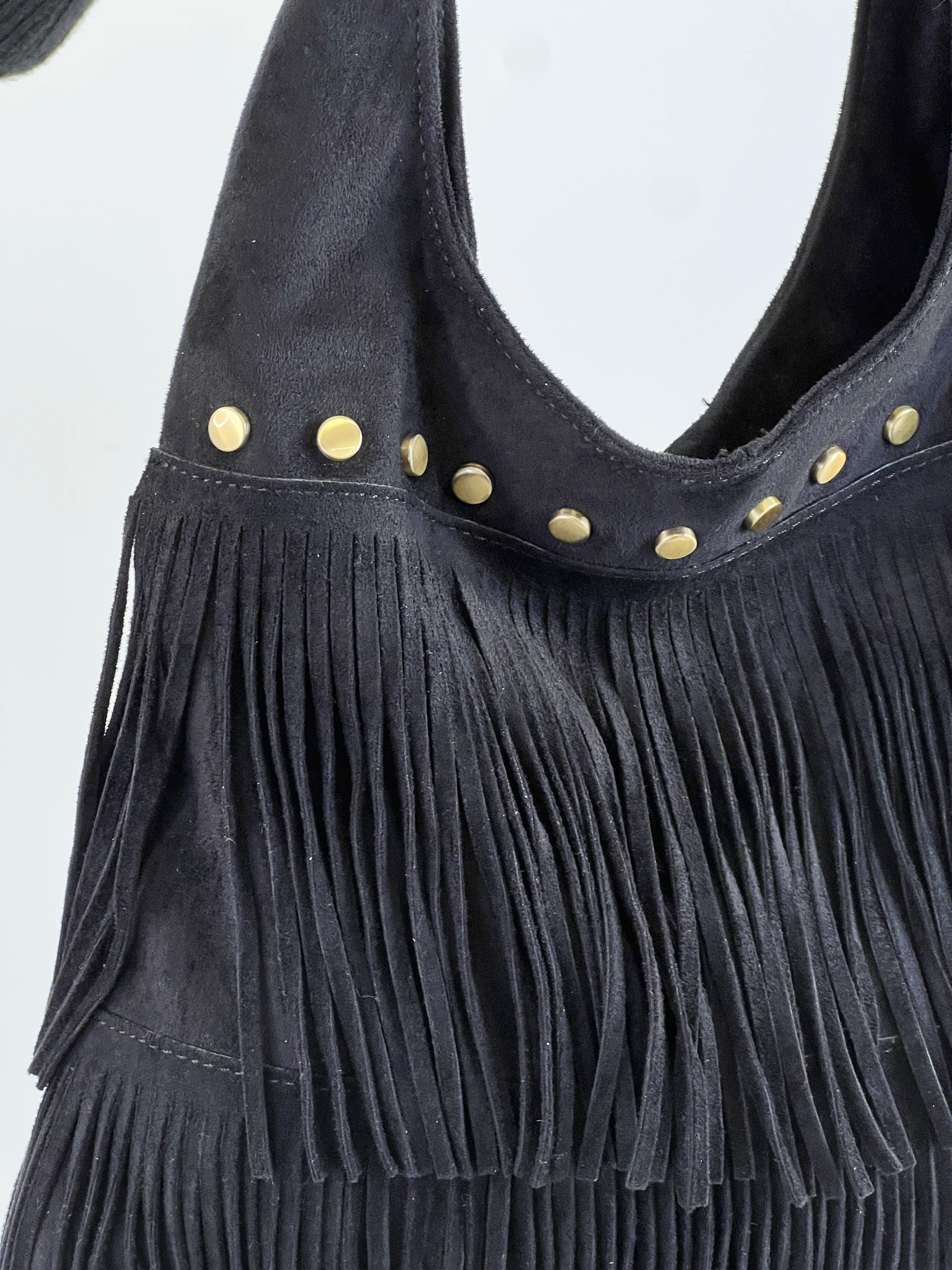 Bolso flecos tachuela