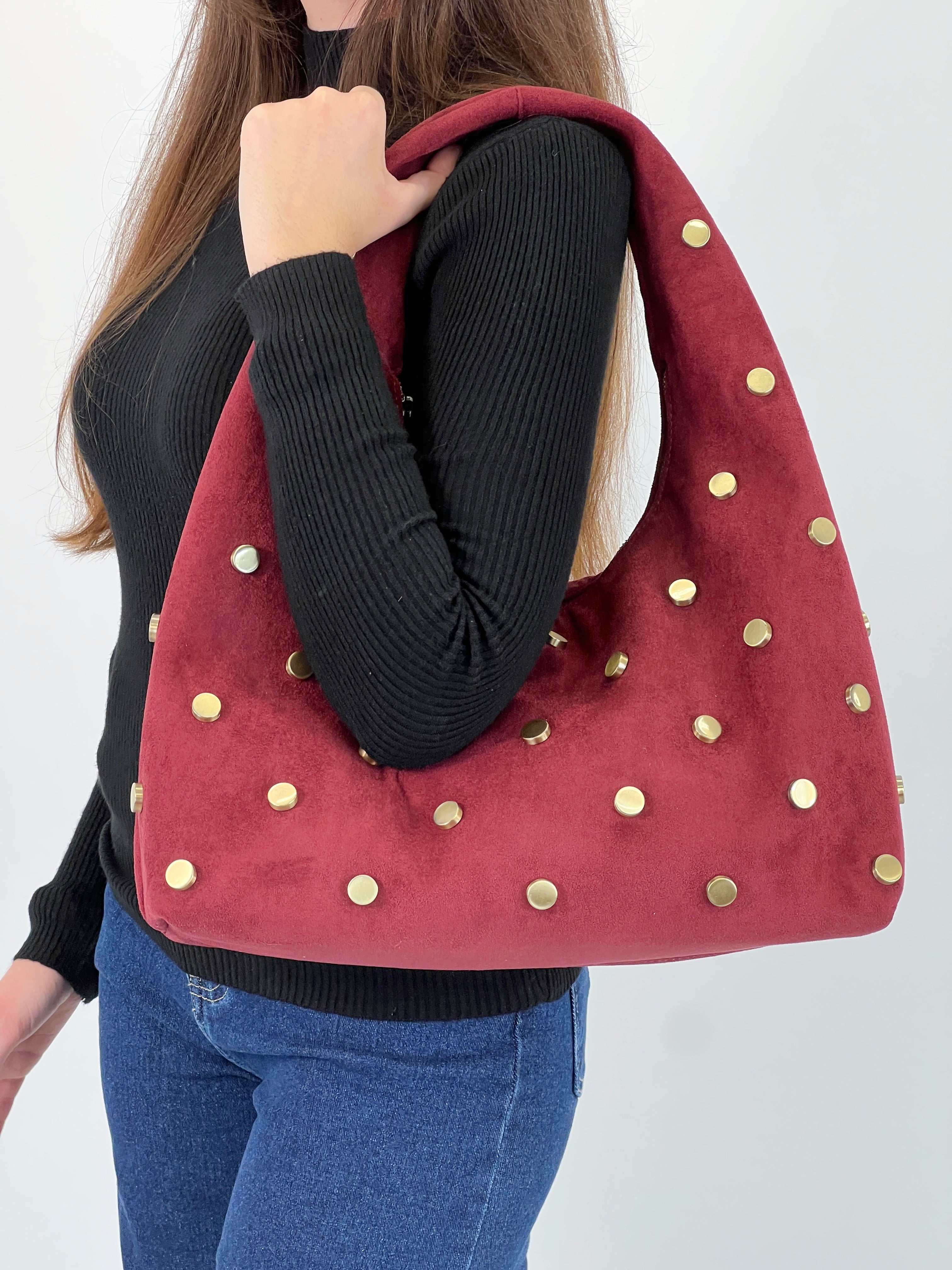 Bolso hobo tachas