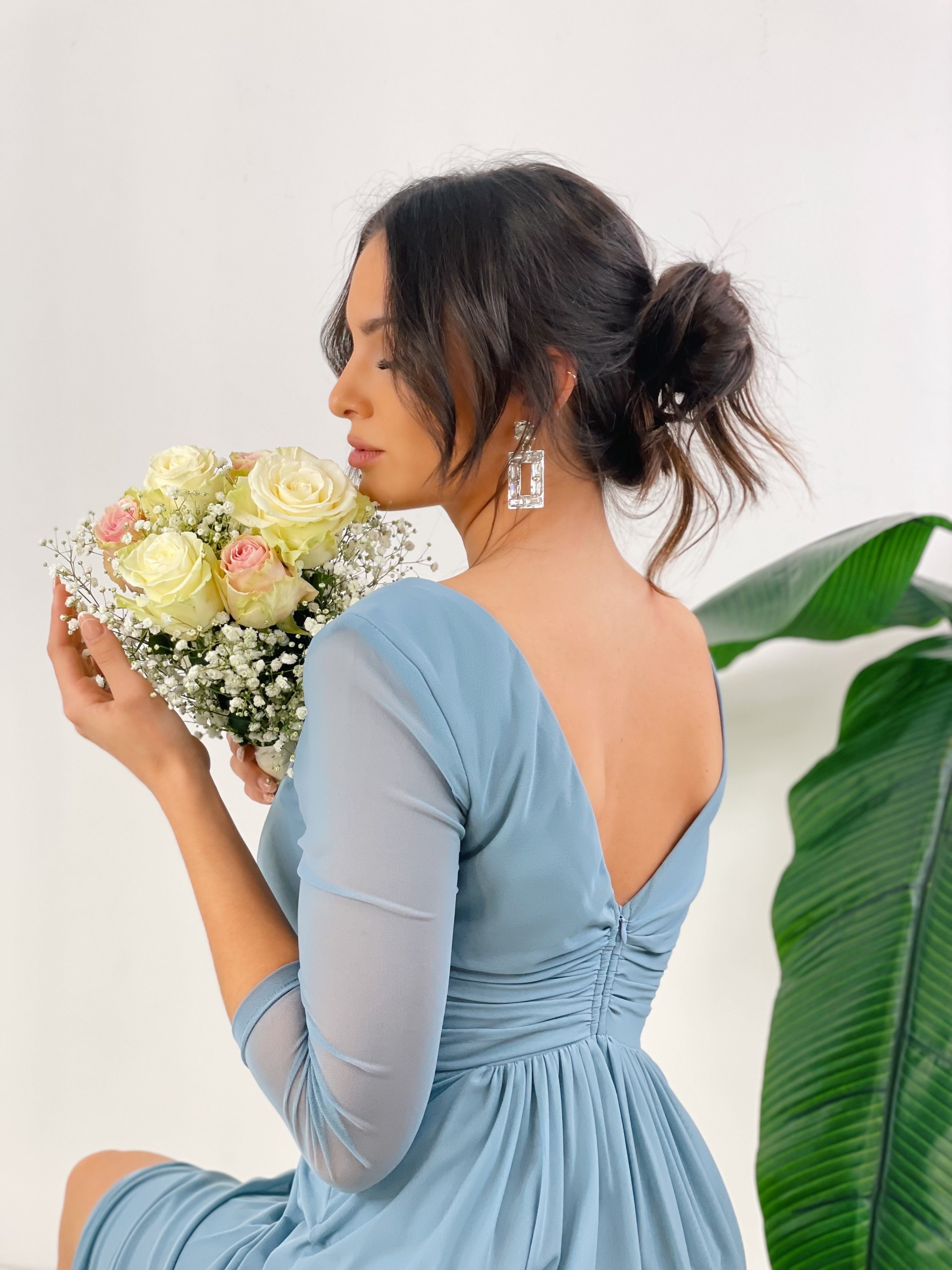 Vestido ceremonia manga larga de tul azul grisáceo | Zebra&Maduixa