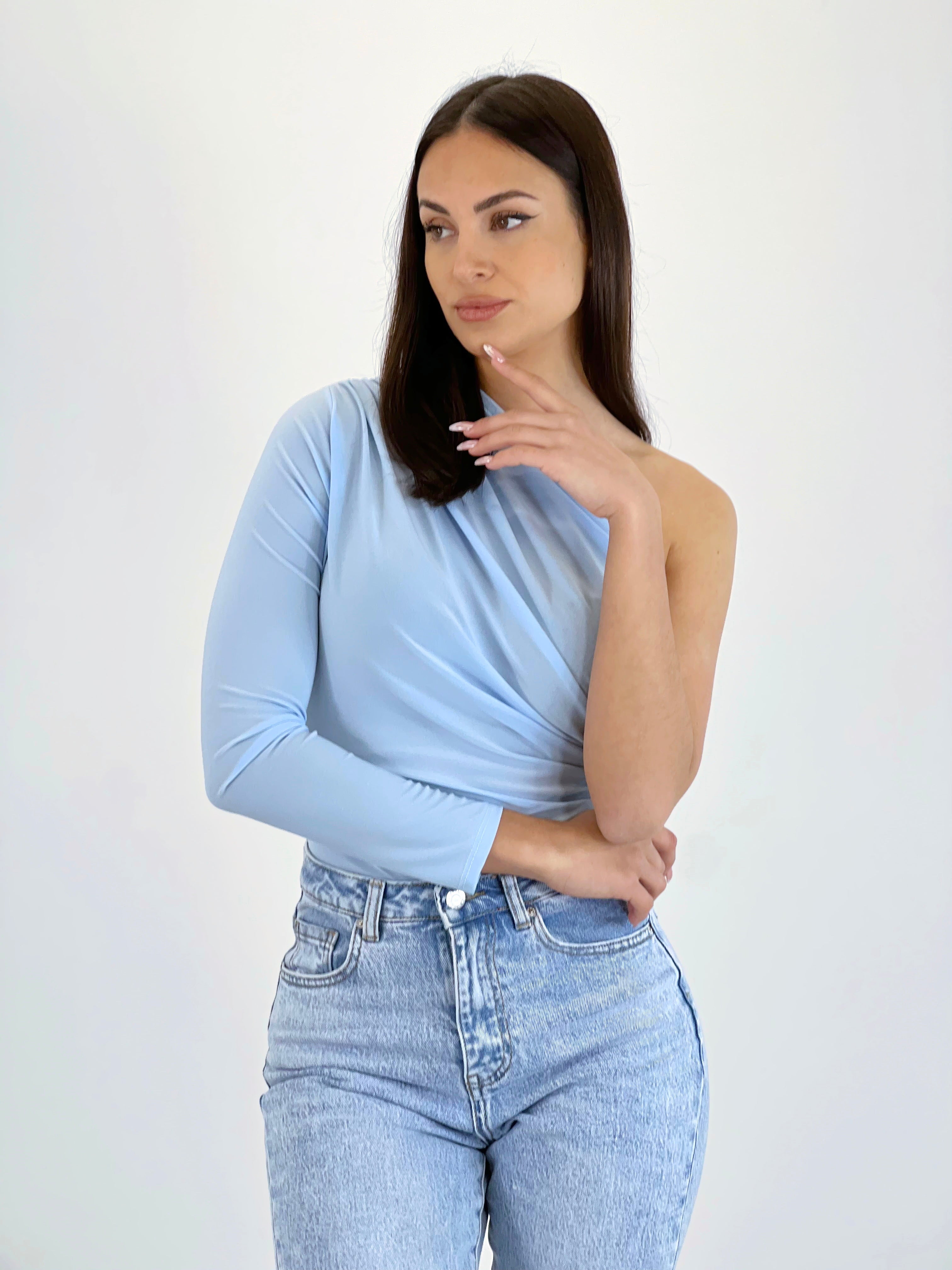 Body asimétrico frunces