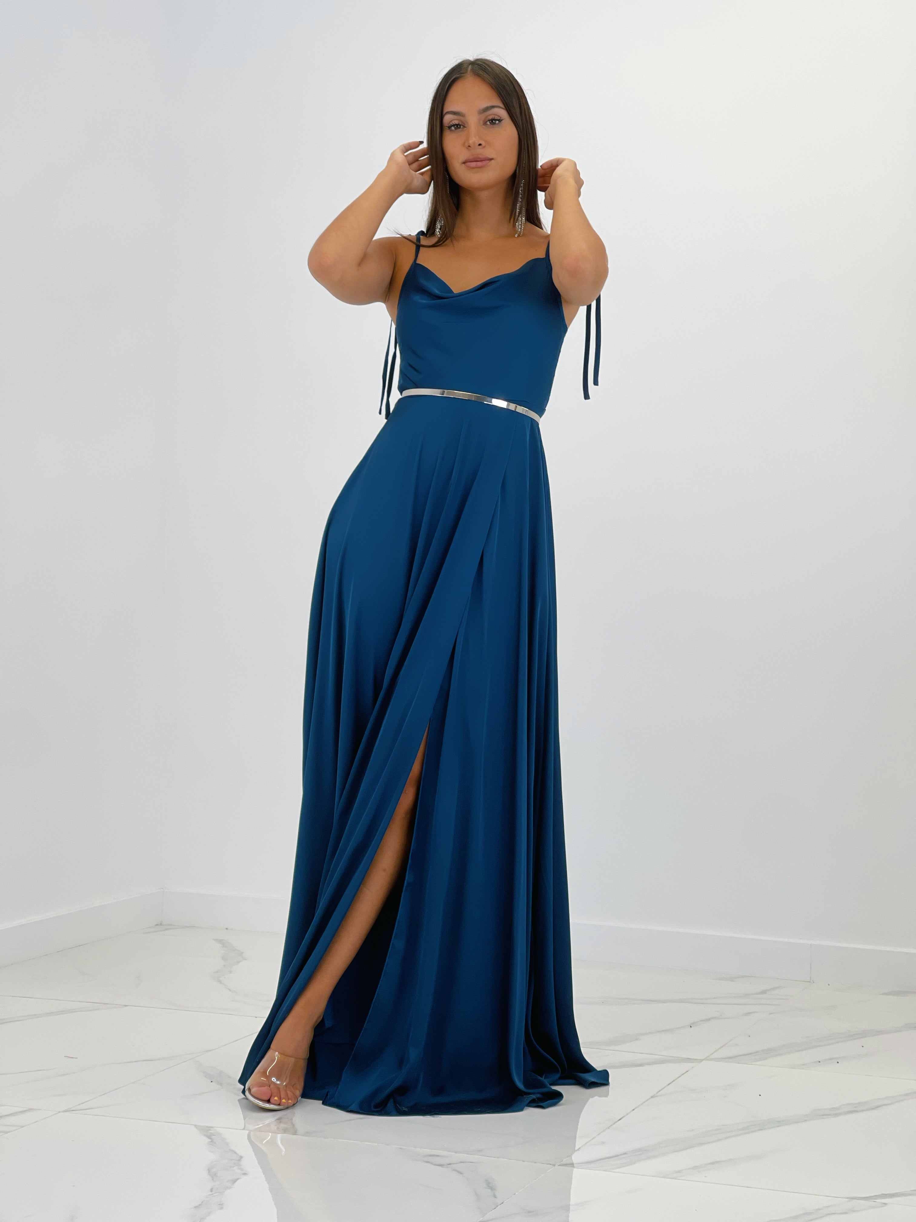 Vestido cascada ceremonia Loren