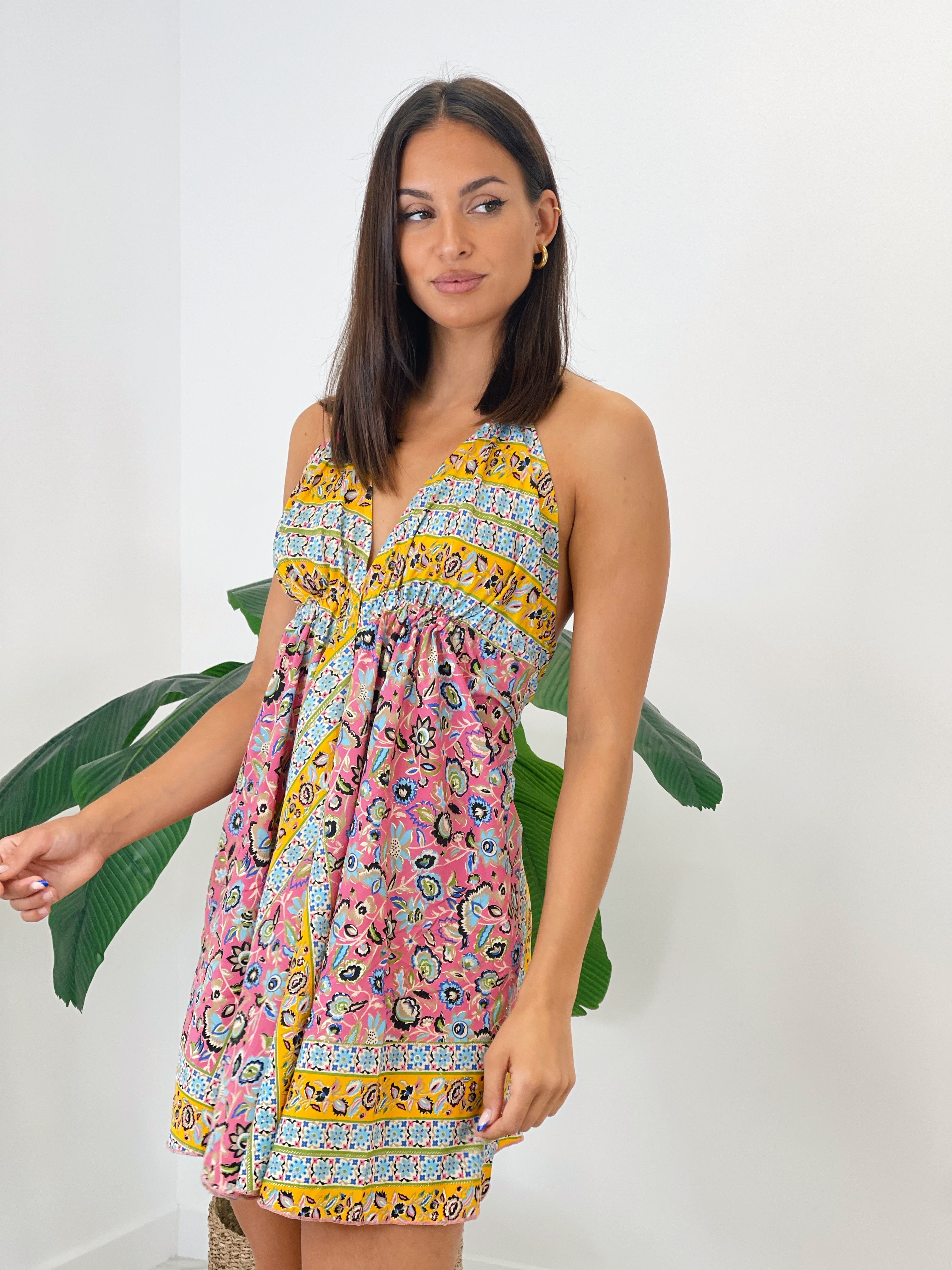 Vestido boho corto anudado al cuello de color amarillo | Zebra&Maduixa