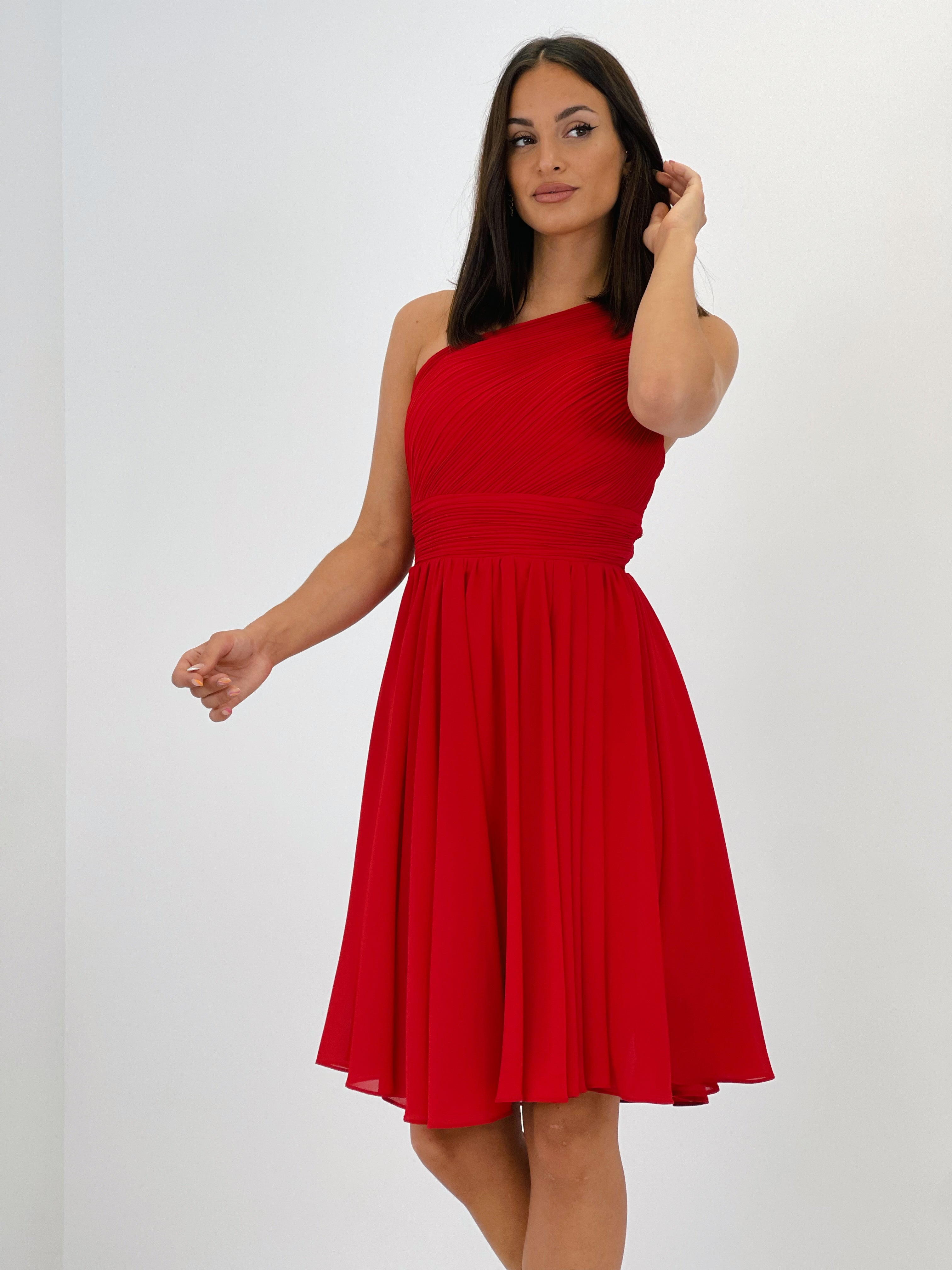 Vestido de ceremonia corto de escote asimétrico y drapeado color rojo | Zebra&Maduixa