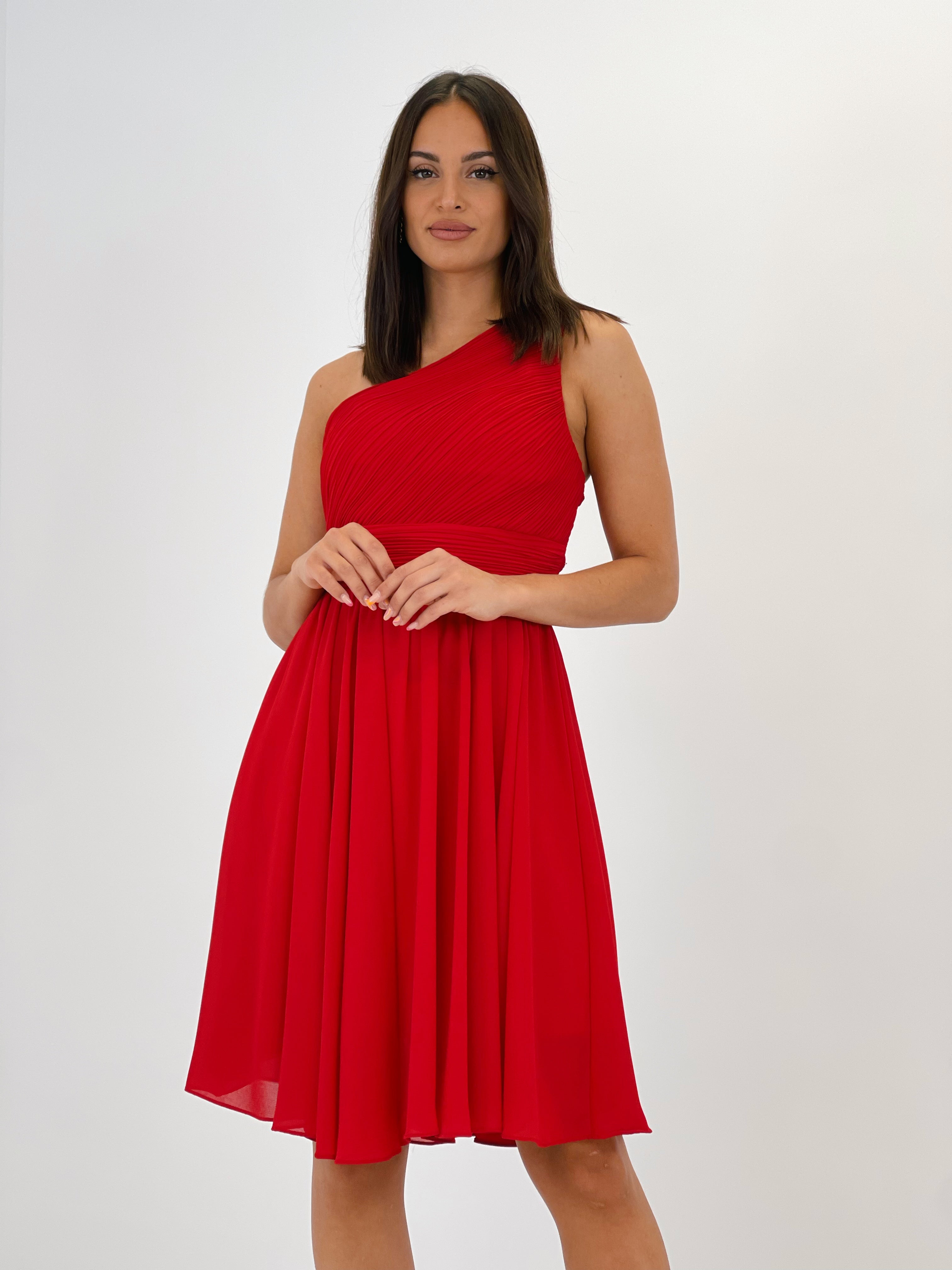 Vestido de ceremonia corto de escote asimétrico y drapeado color rojo | Zebra&Maduixa