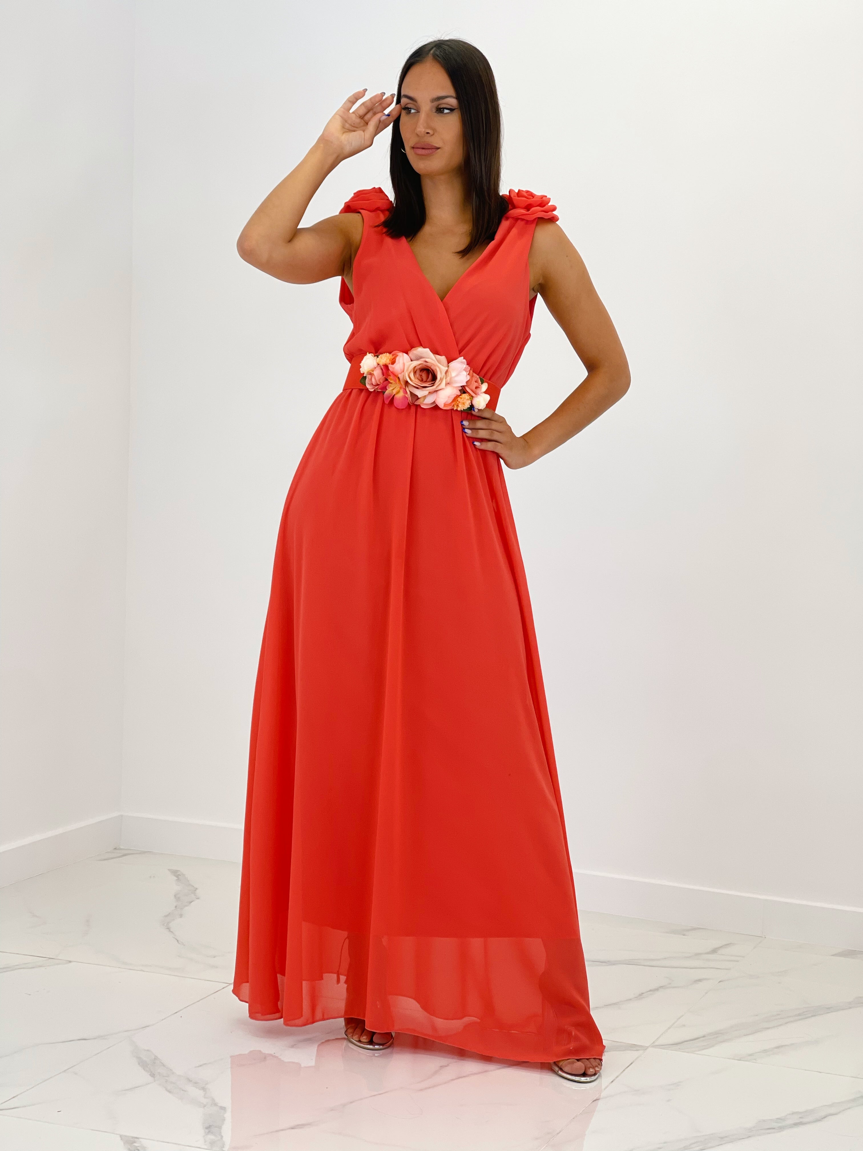 Vestido ceremonia con flores en los hombros color coral | Zebra&Maduixa