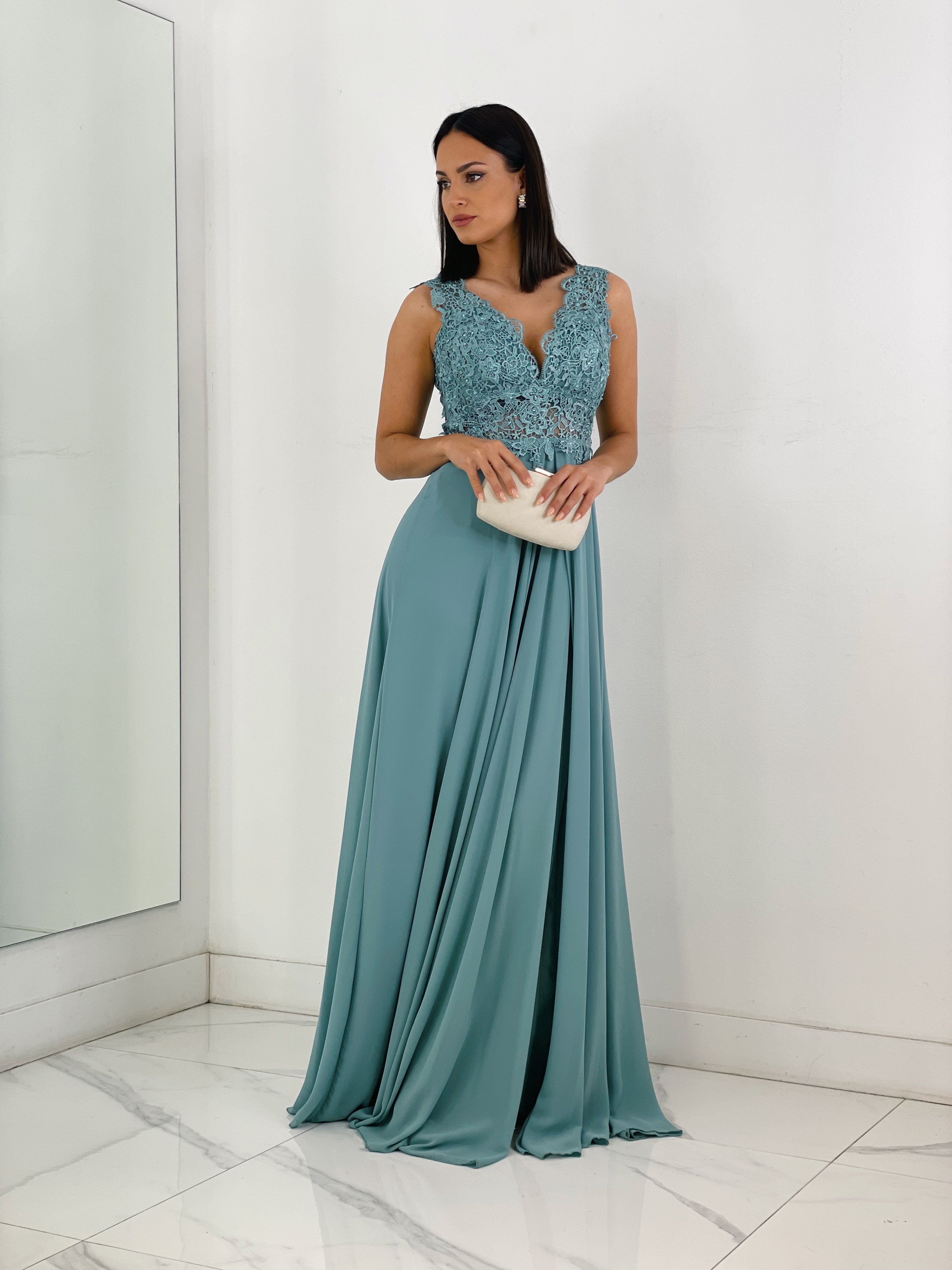 Vestido de ceremonia color salvia con bordados | Zebra&Maduixa