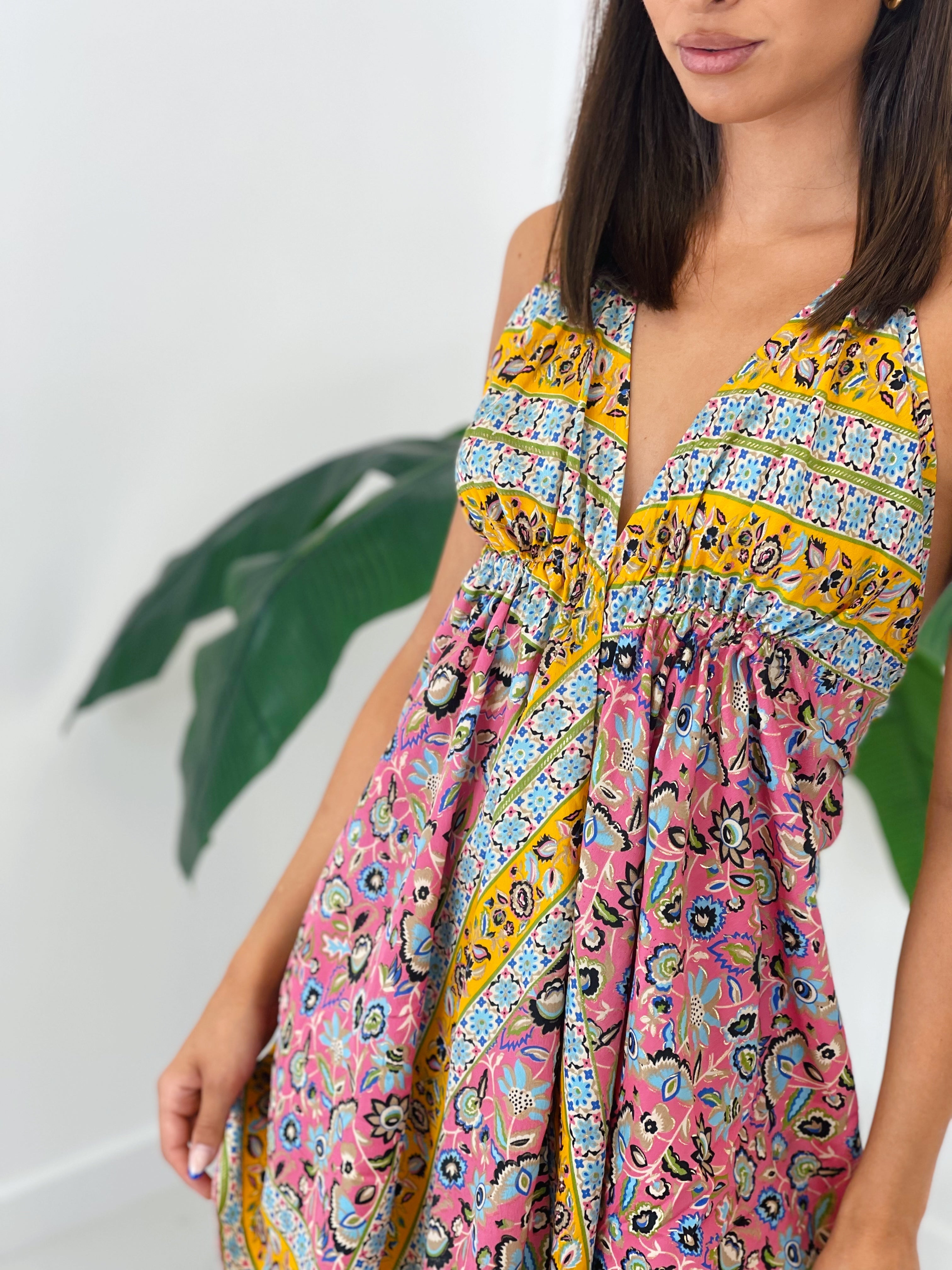 Vestido boho corto anudado al cuello de color amarillo | Zebra&Maduixa