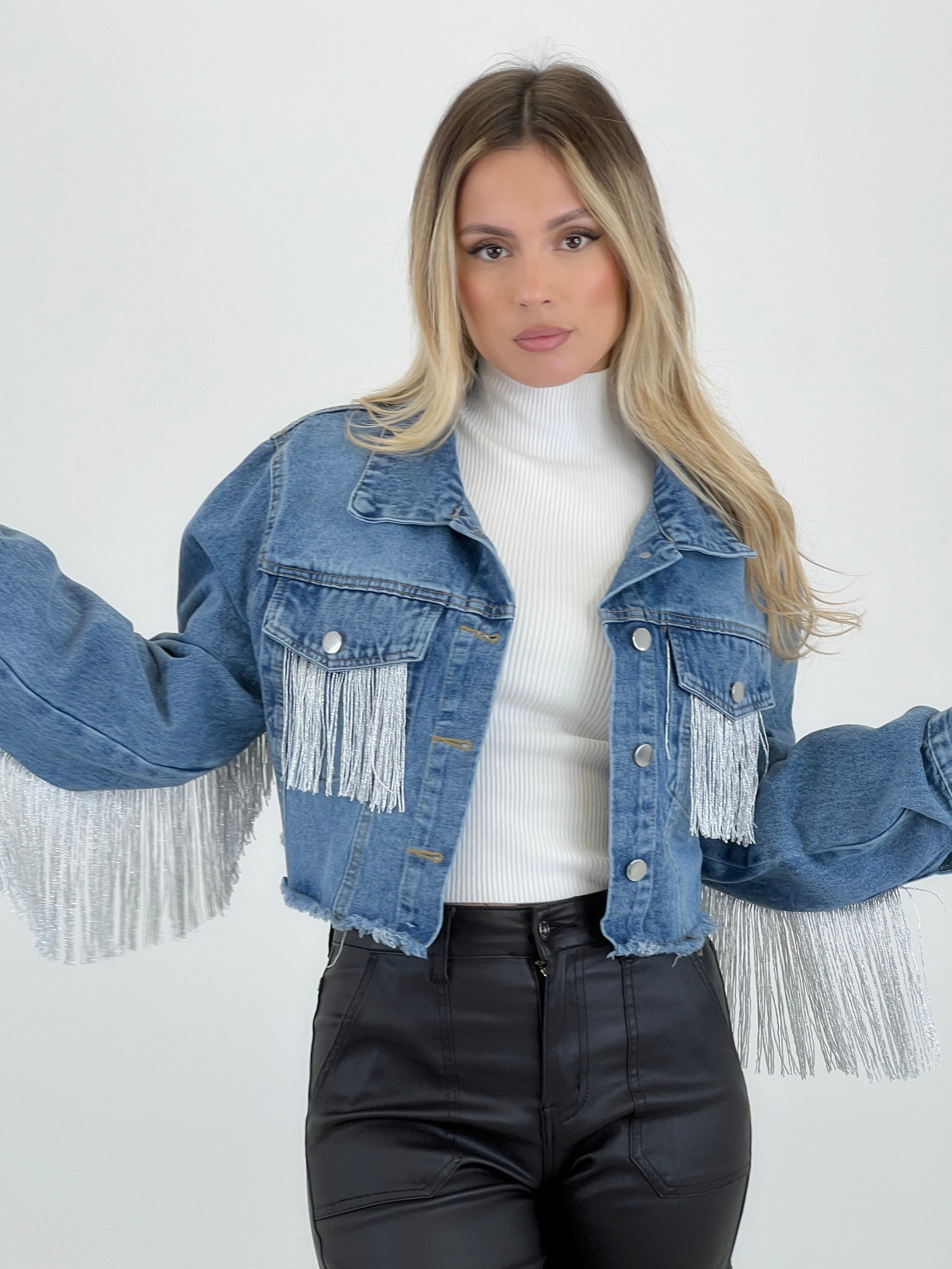 Jaqueta denim amb serrells