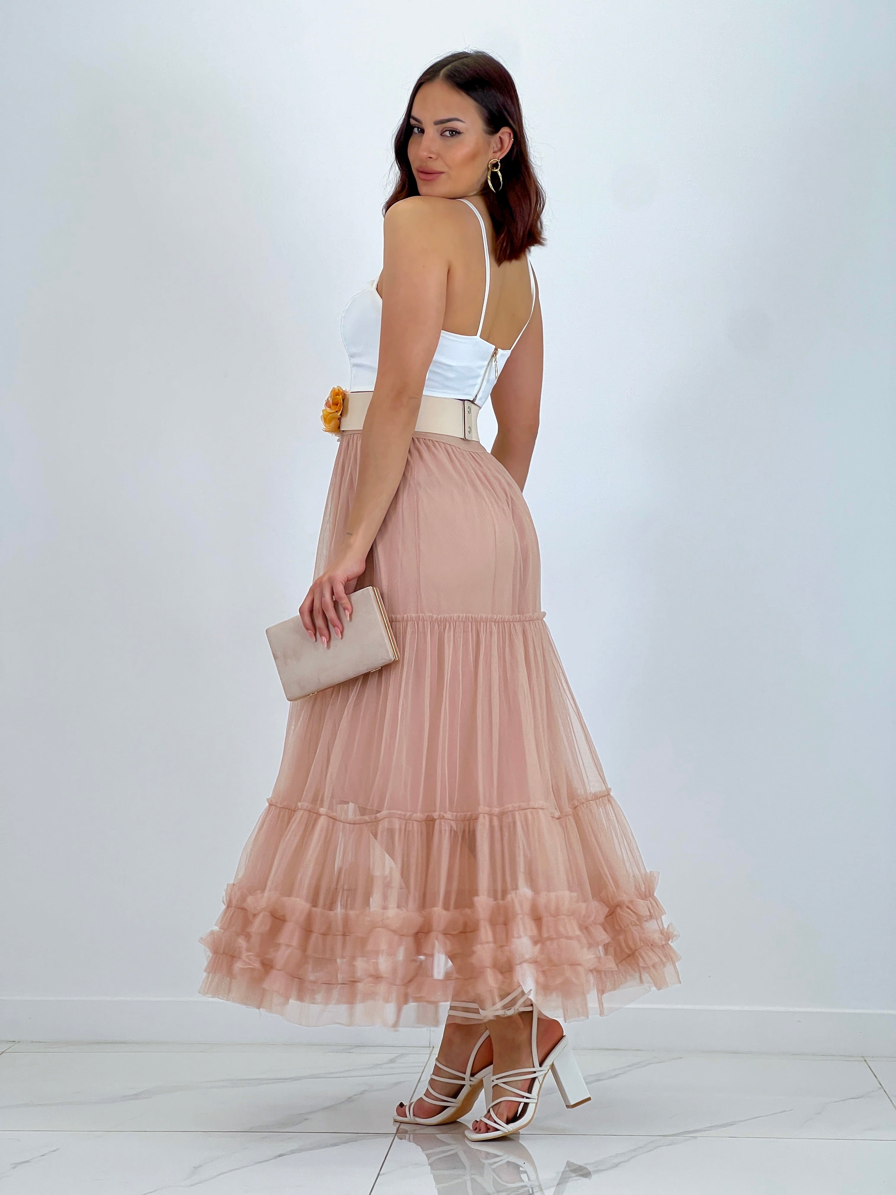 Faldilla de tul llarga acabat arrissat