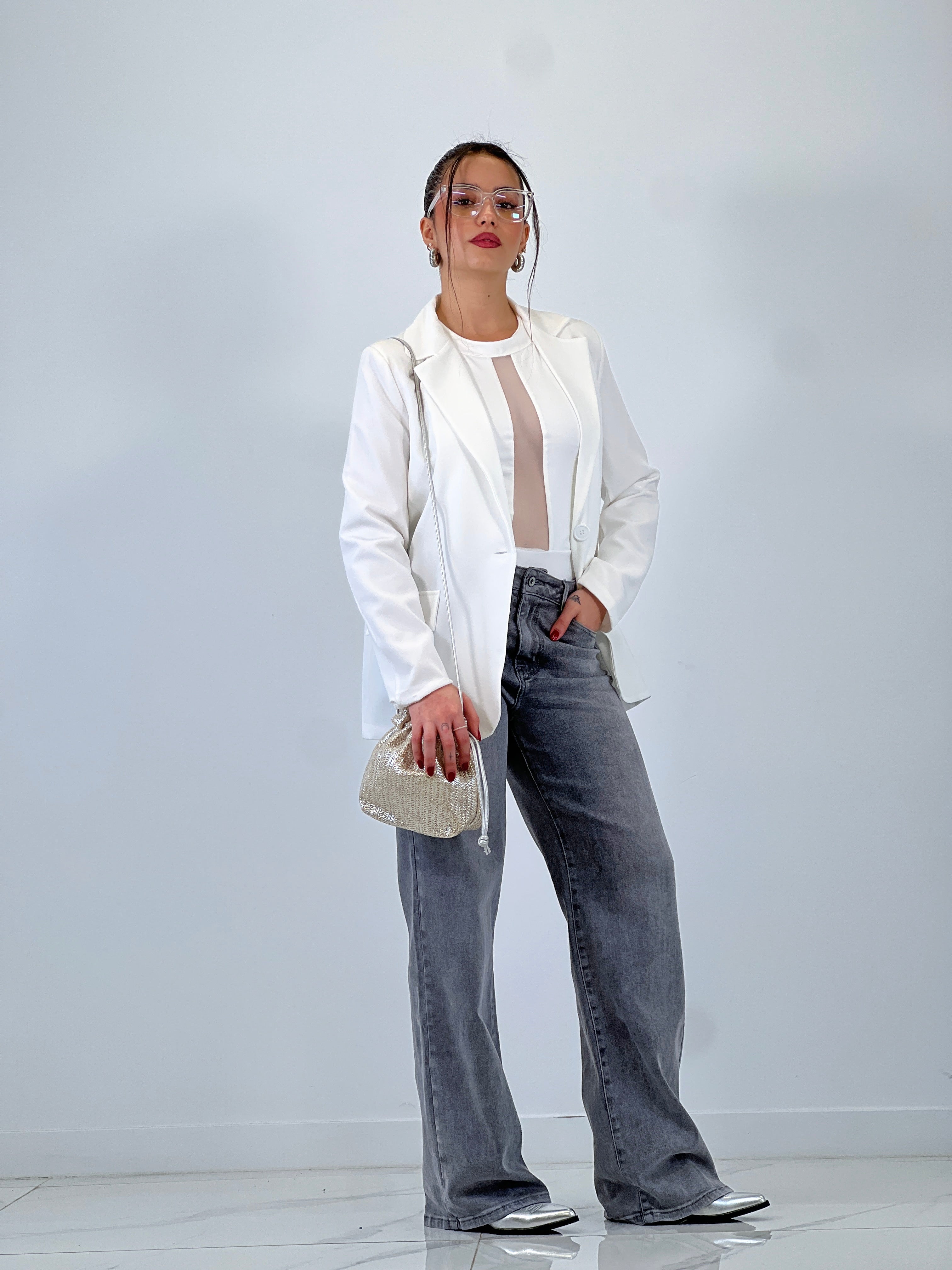 High-waisted straight jeans