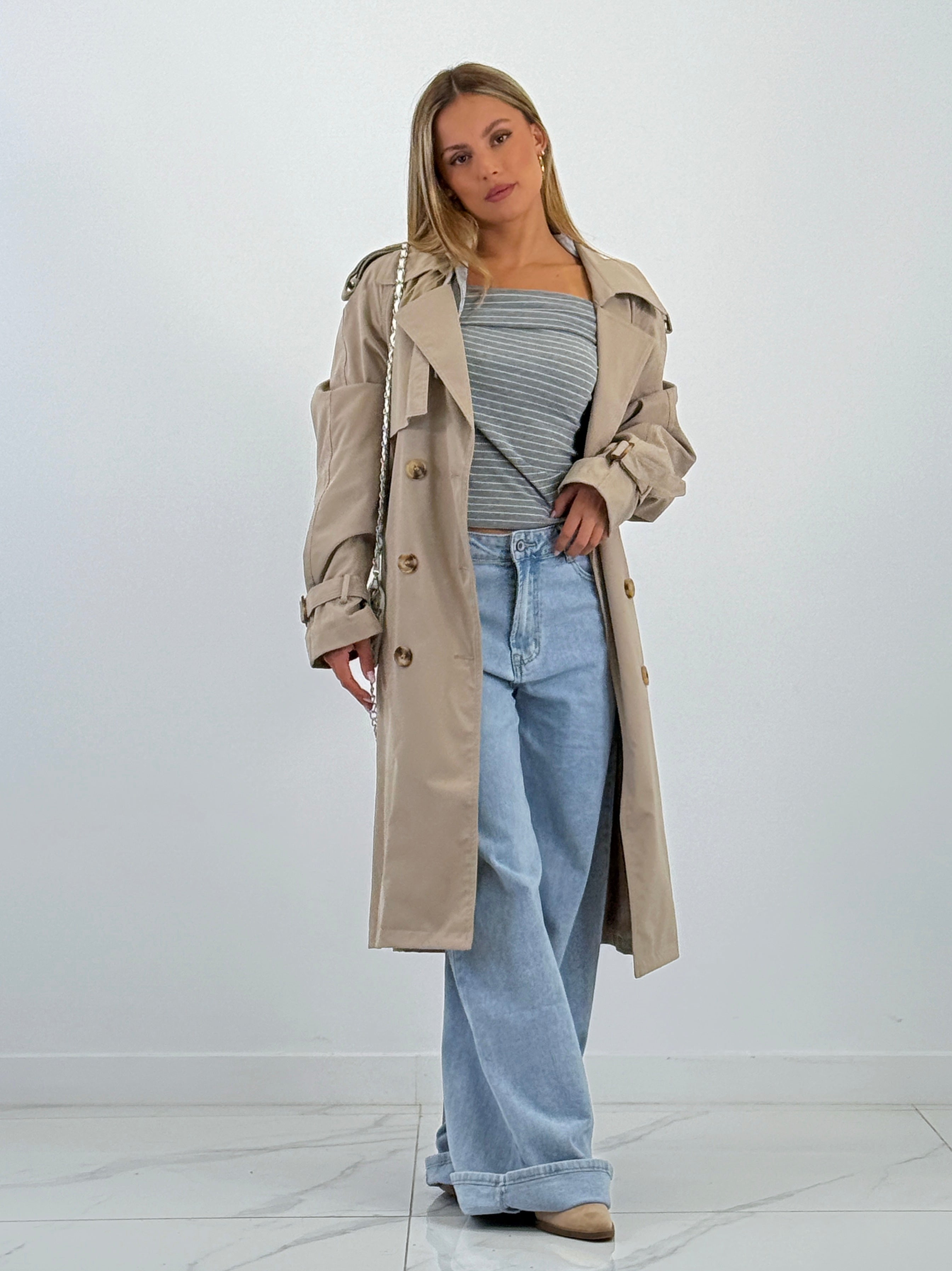 Trenca gabardina amb caputxa