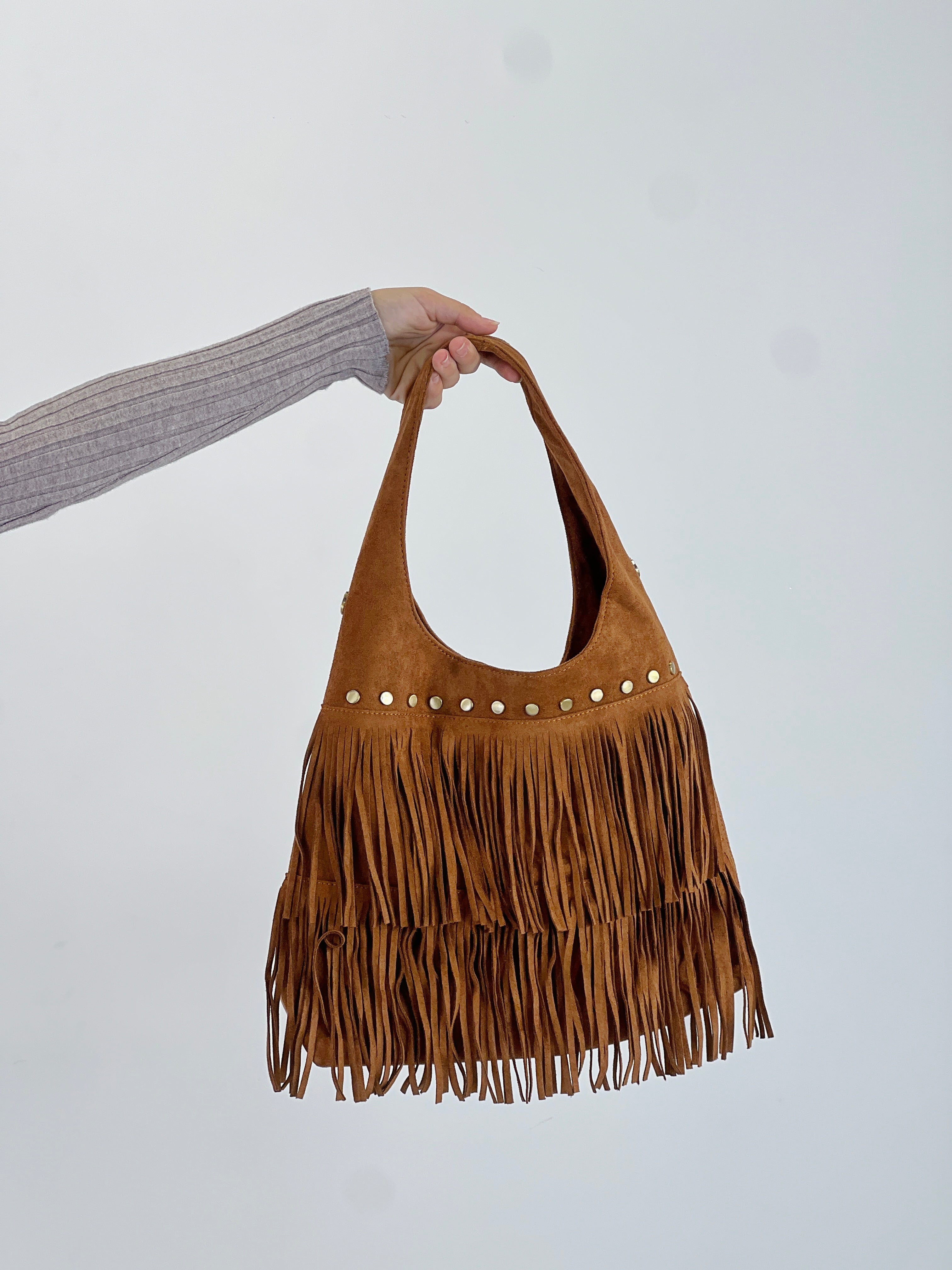 Bolso flecos tachuela