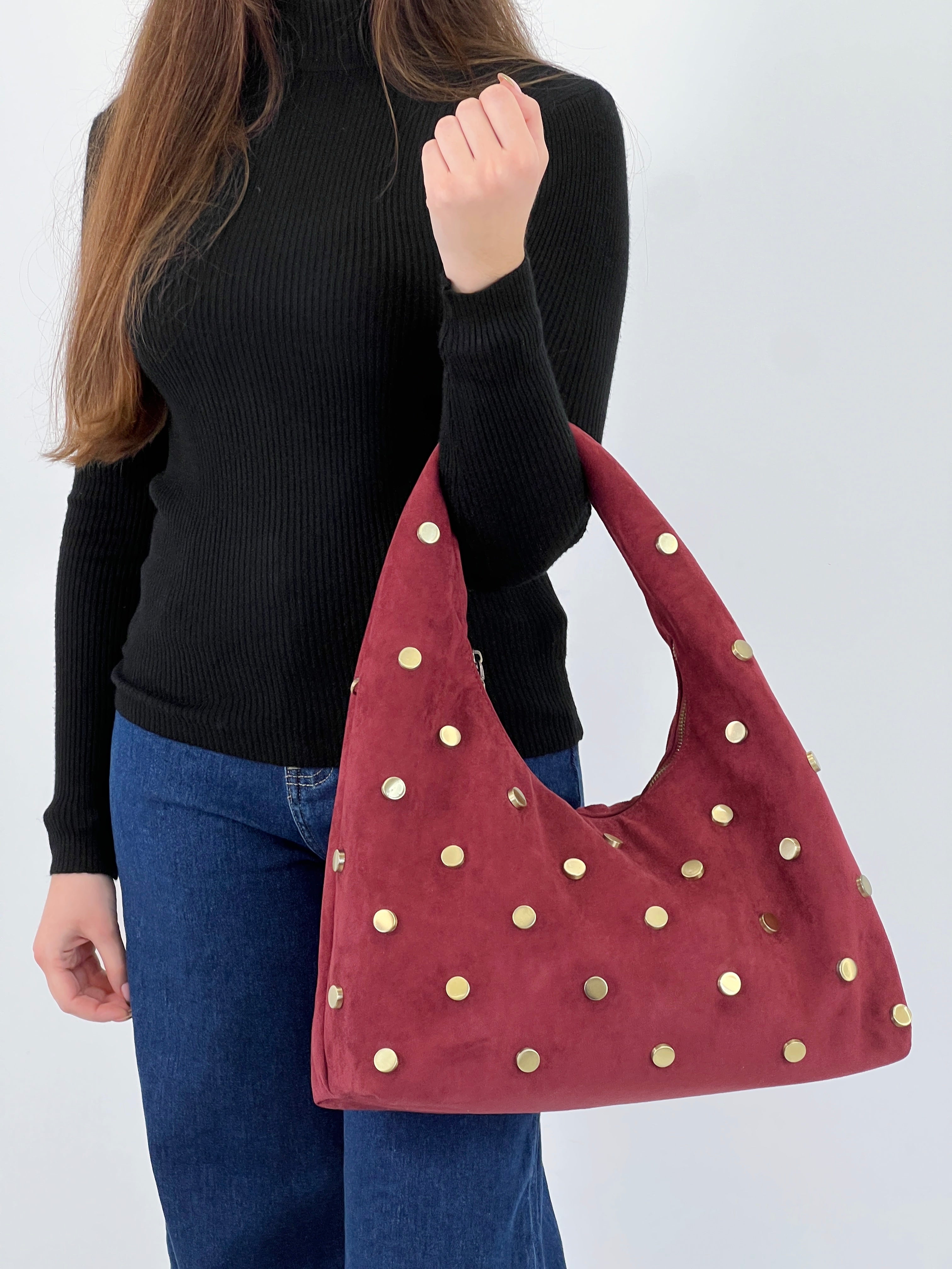 Bolso hobo tachas